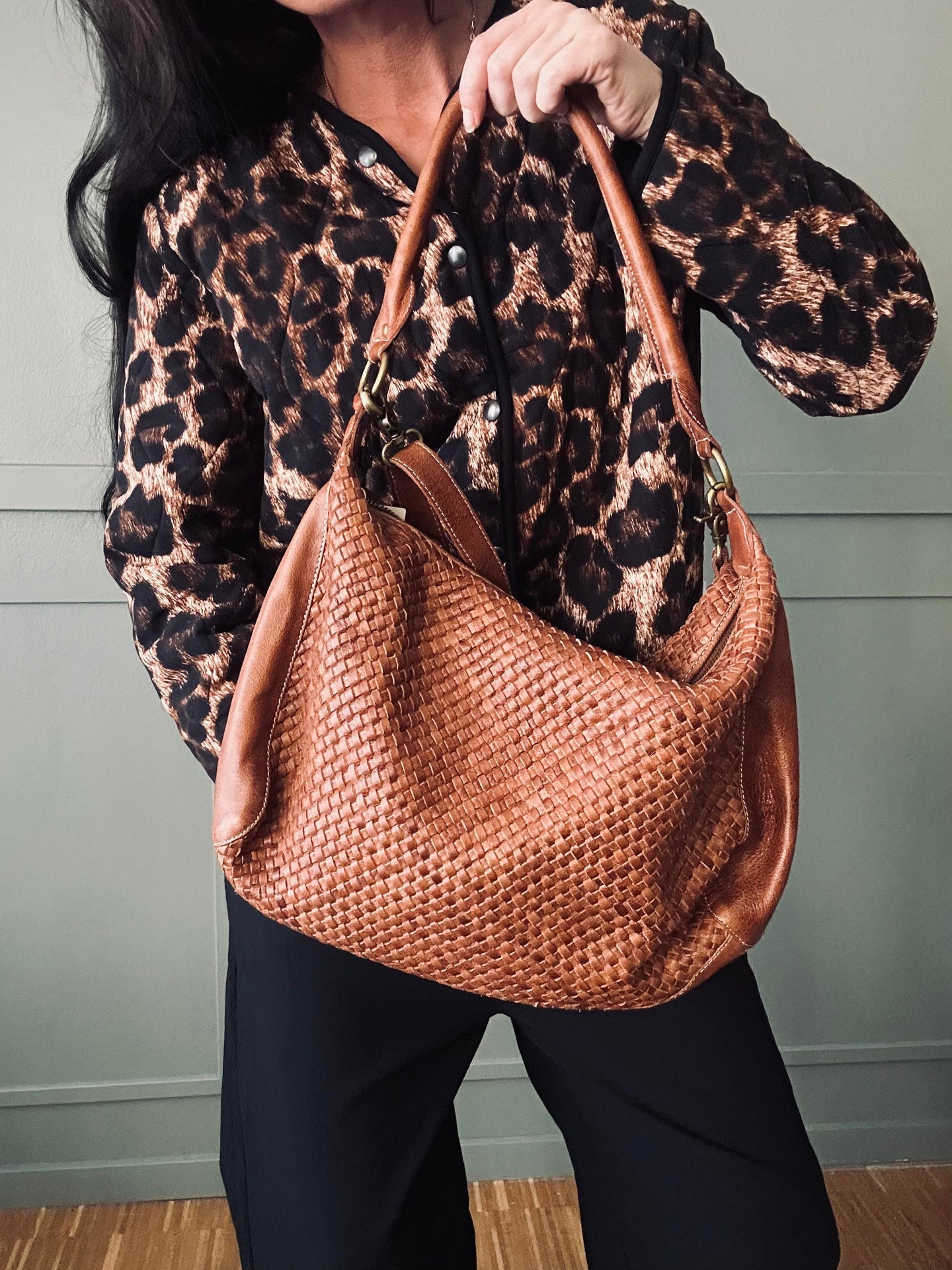 Schultertasche DARIA – Geflochtenes Leder Walnuss