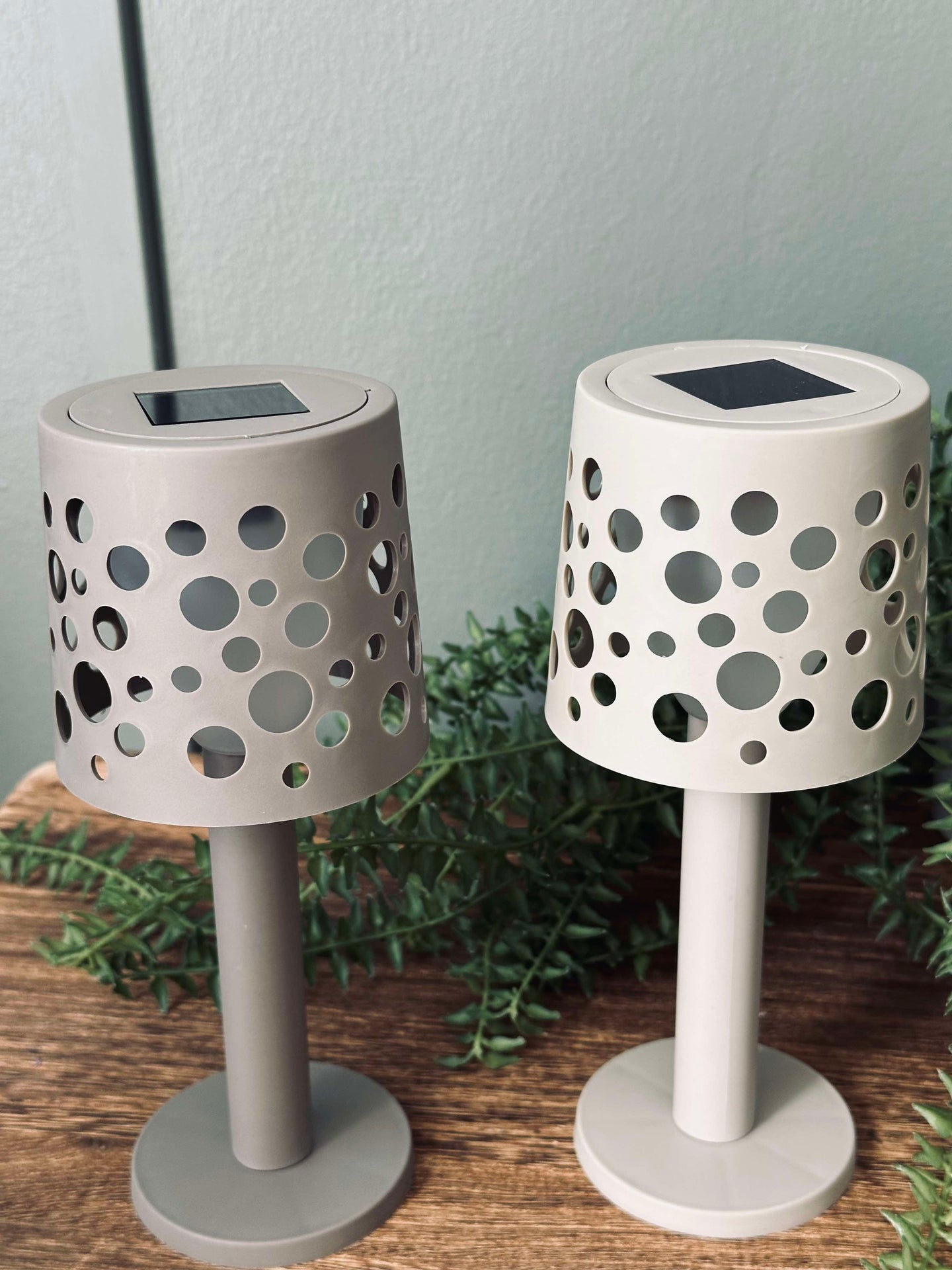 Tischlampe mit Solarzellen - Dunkelbeige