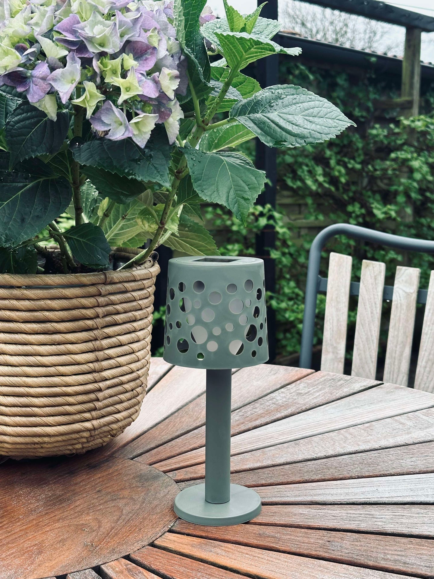 Tischlampe mit Solarzellen - Army