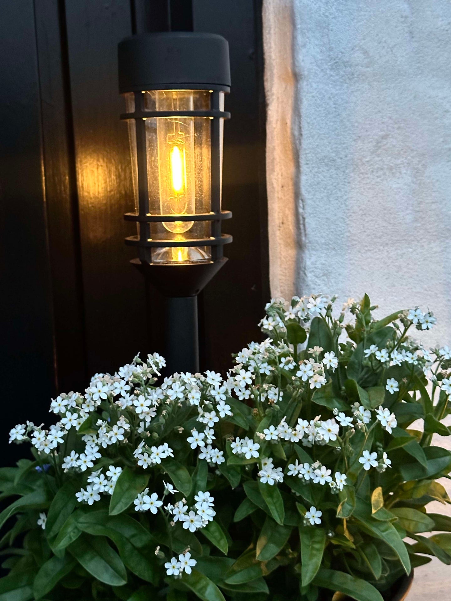 Gartenlampe NERO mit Solar – Set mit 2 Stück.