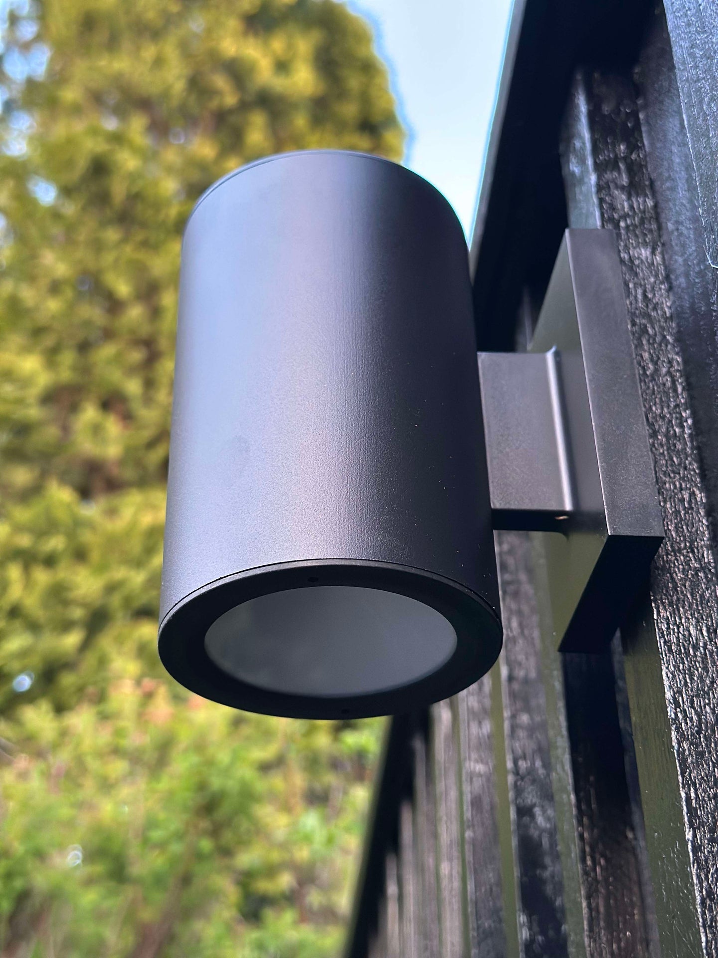 Wandleuchte mit Solarzellen
