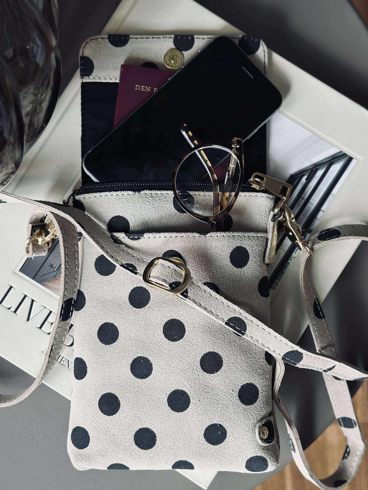 Handytasche Blacks dots