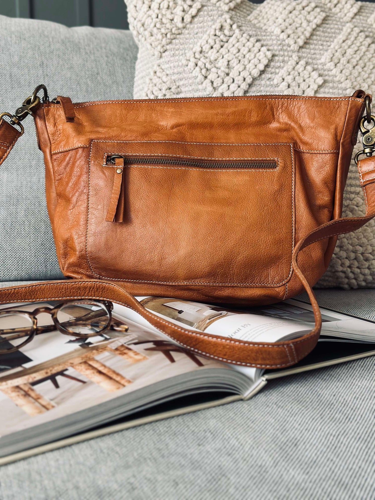Schultertasche Naomi Small - Cognac