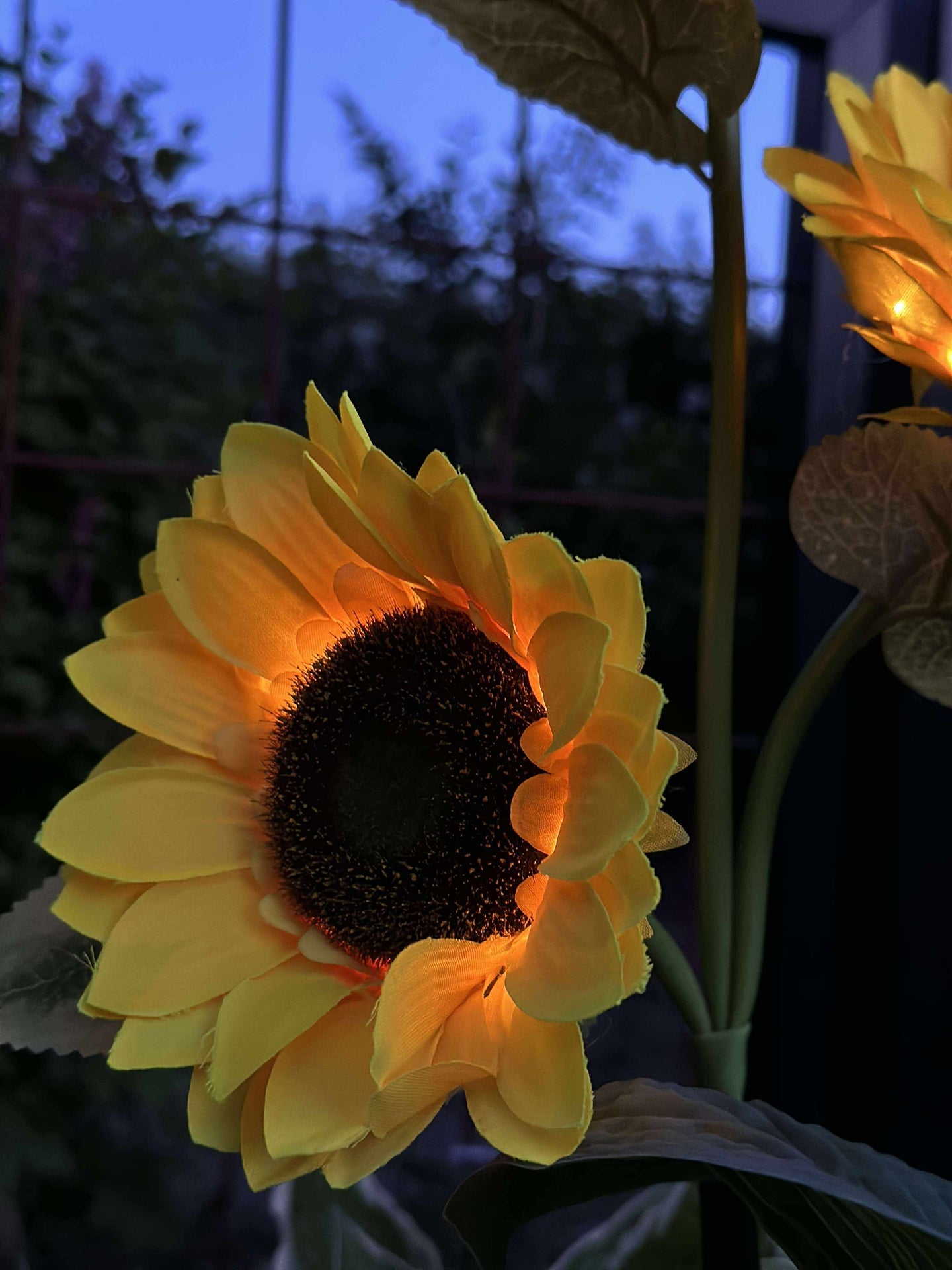 Sonnenblume mit Solarzellen