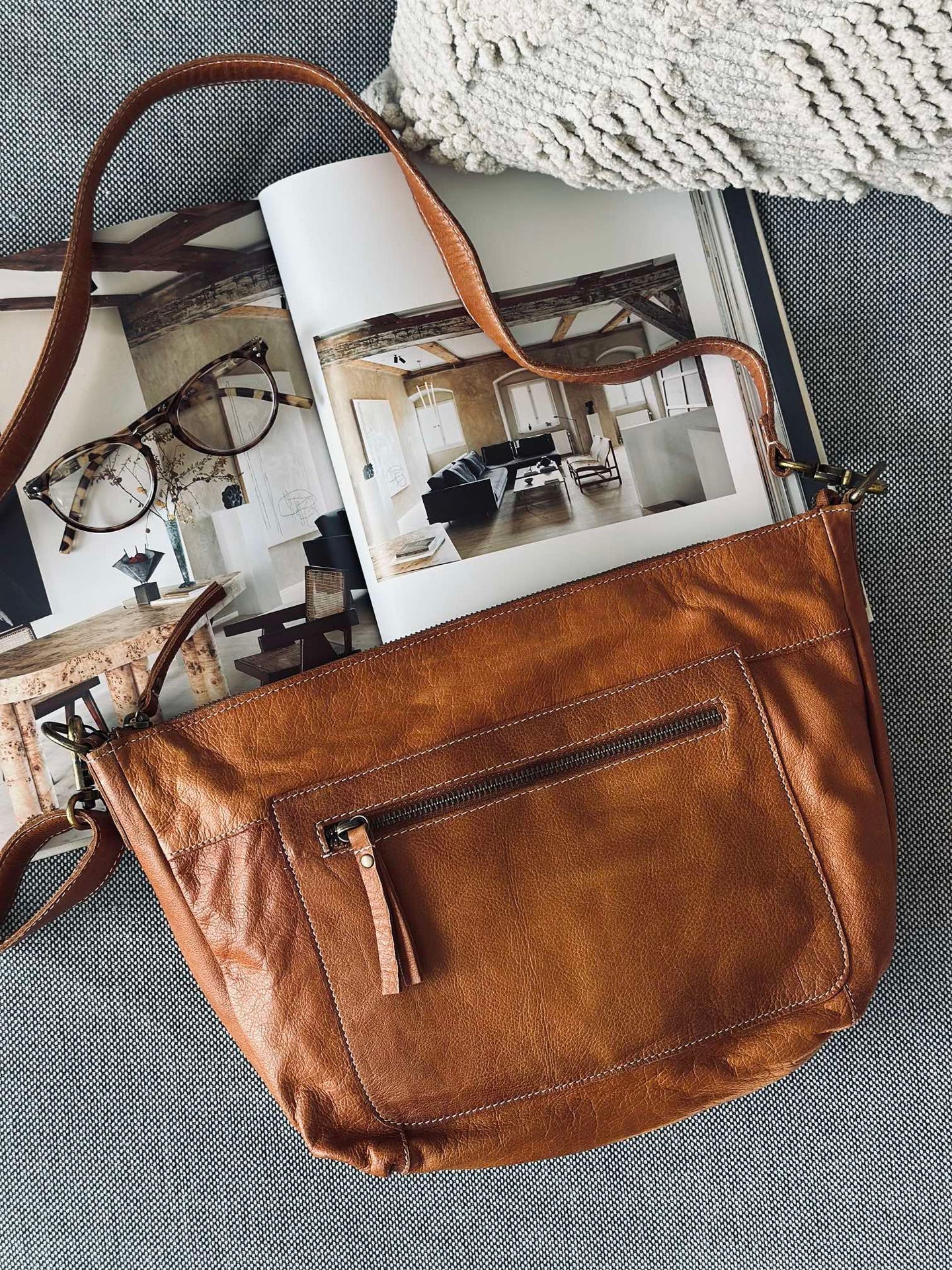 Schultertasche Naomi Small - Cognac