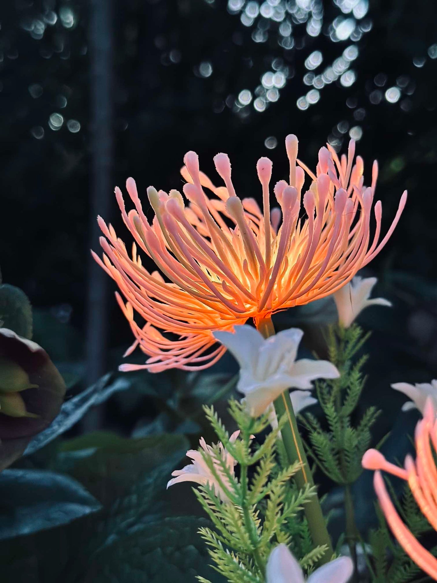 Blume mit Solarzellen - Spider Lili Rosa