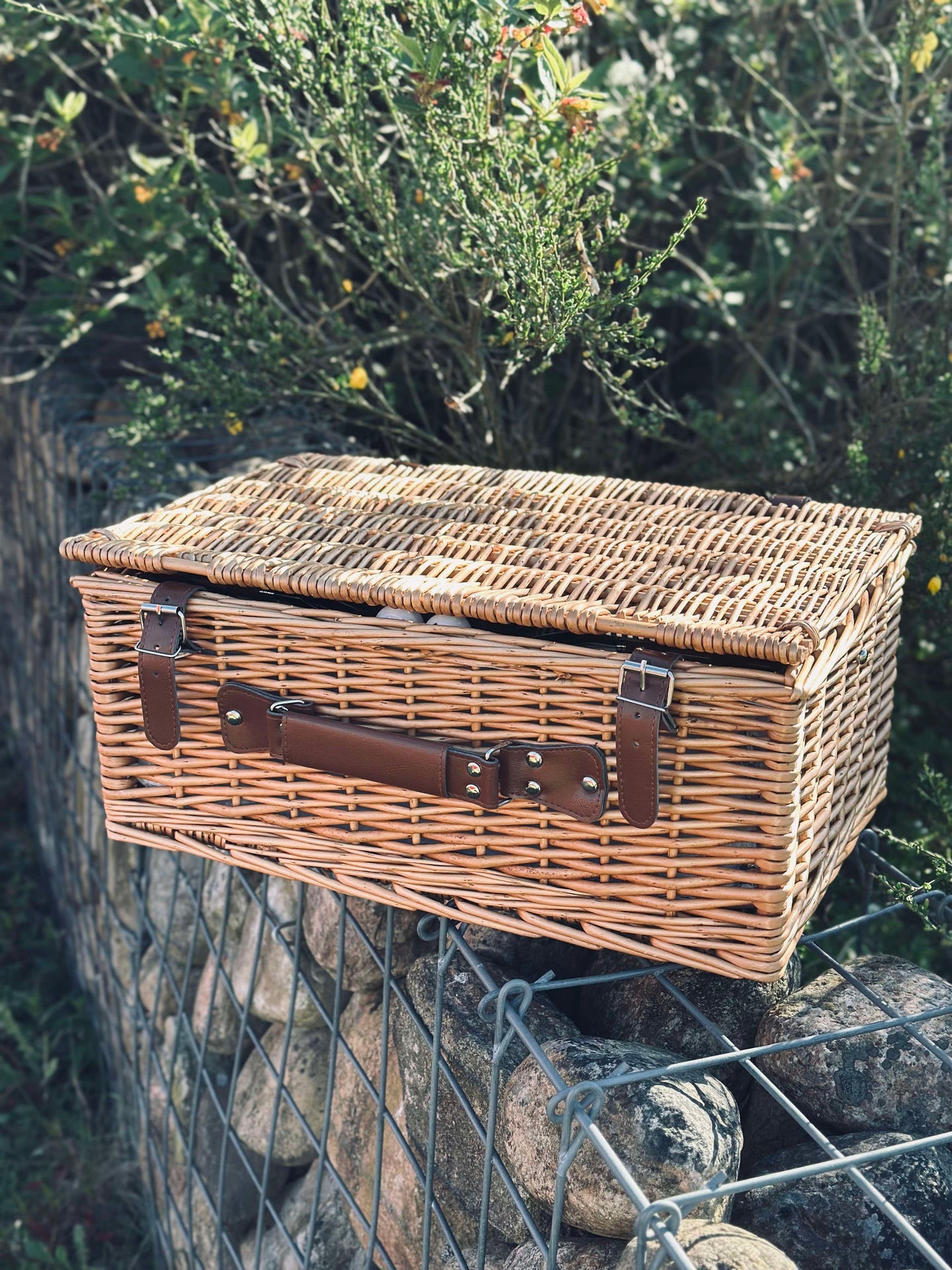 Picknickkorb mit Inhalt für 4 Personen - DELUXE