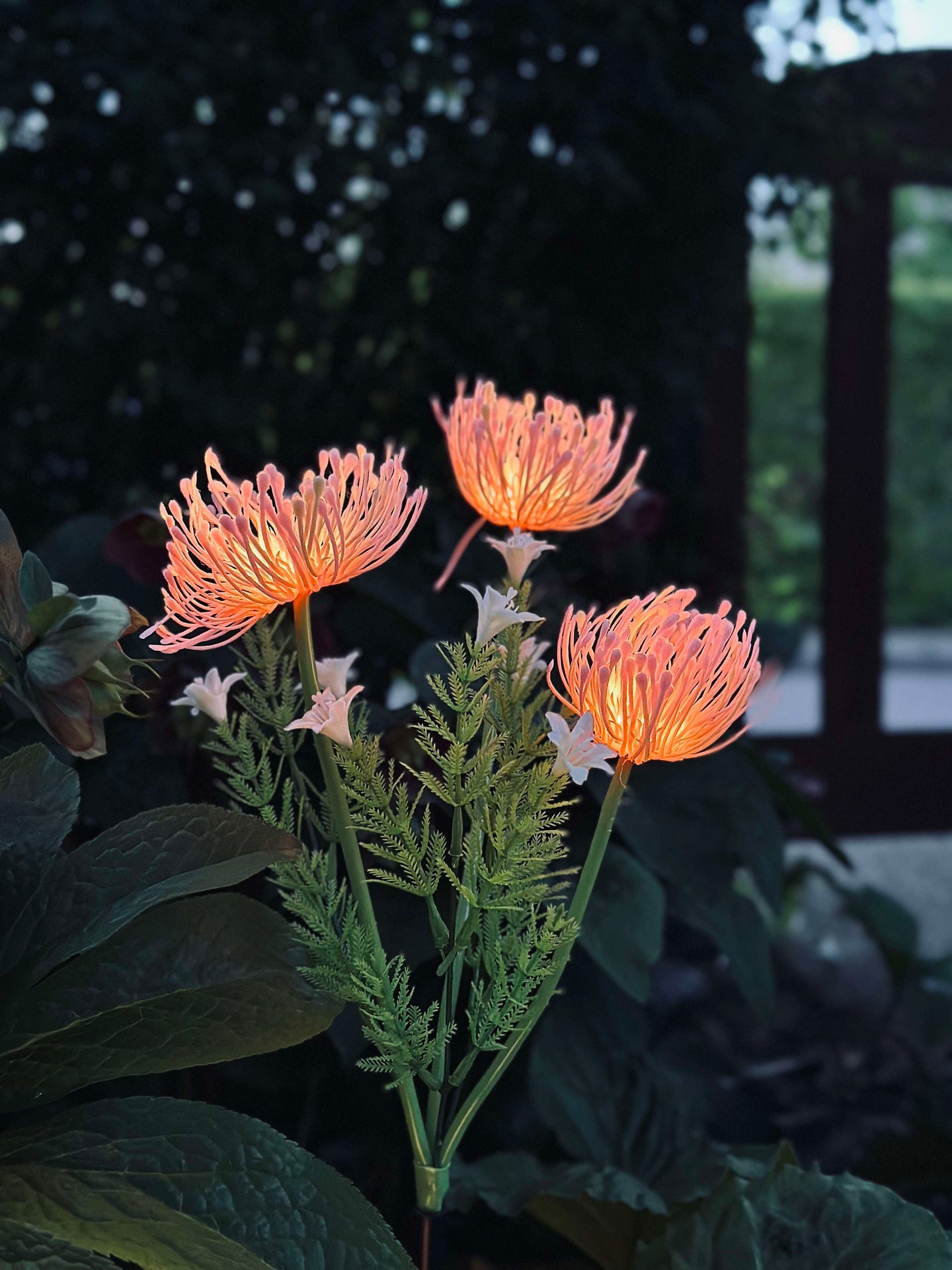 Blume mit Solarzellen - Spider Lili Rosa