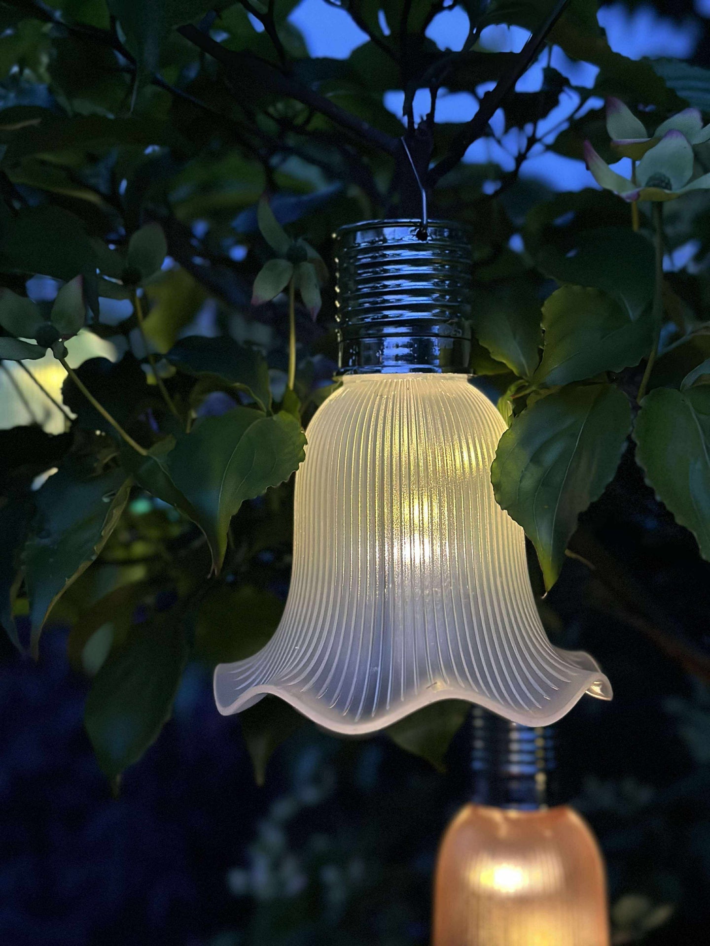 Pendel Flower mit Solarzellen - White