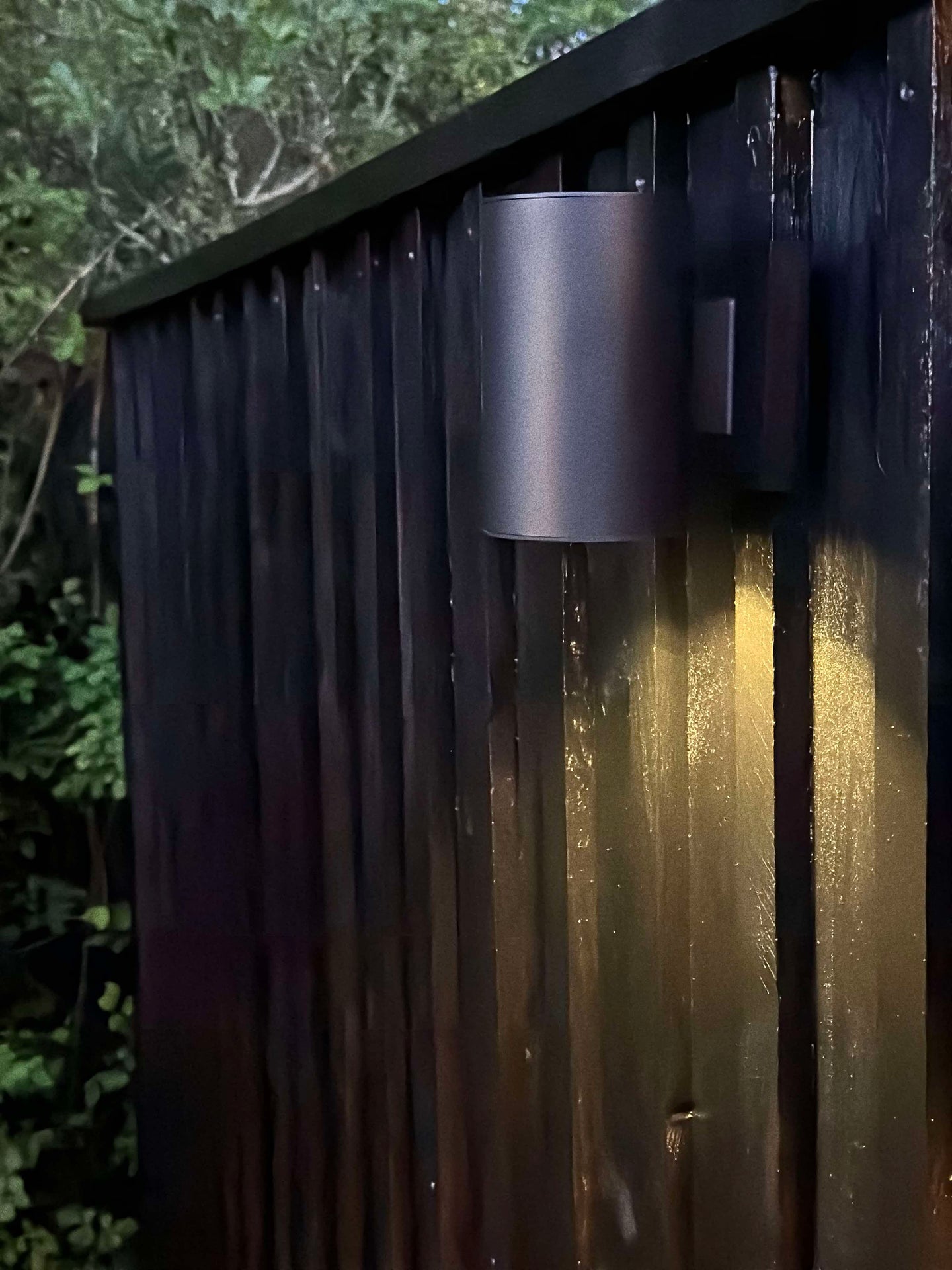 Wandleuchte mit Solarzellen