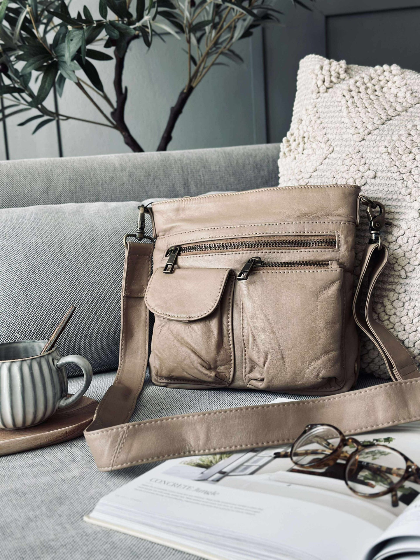 Crossbody LATTE - Ultra weich