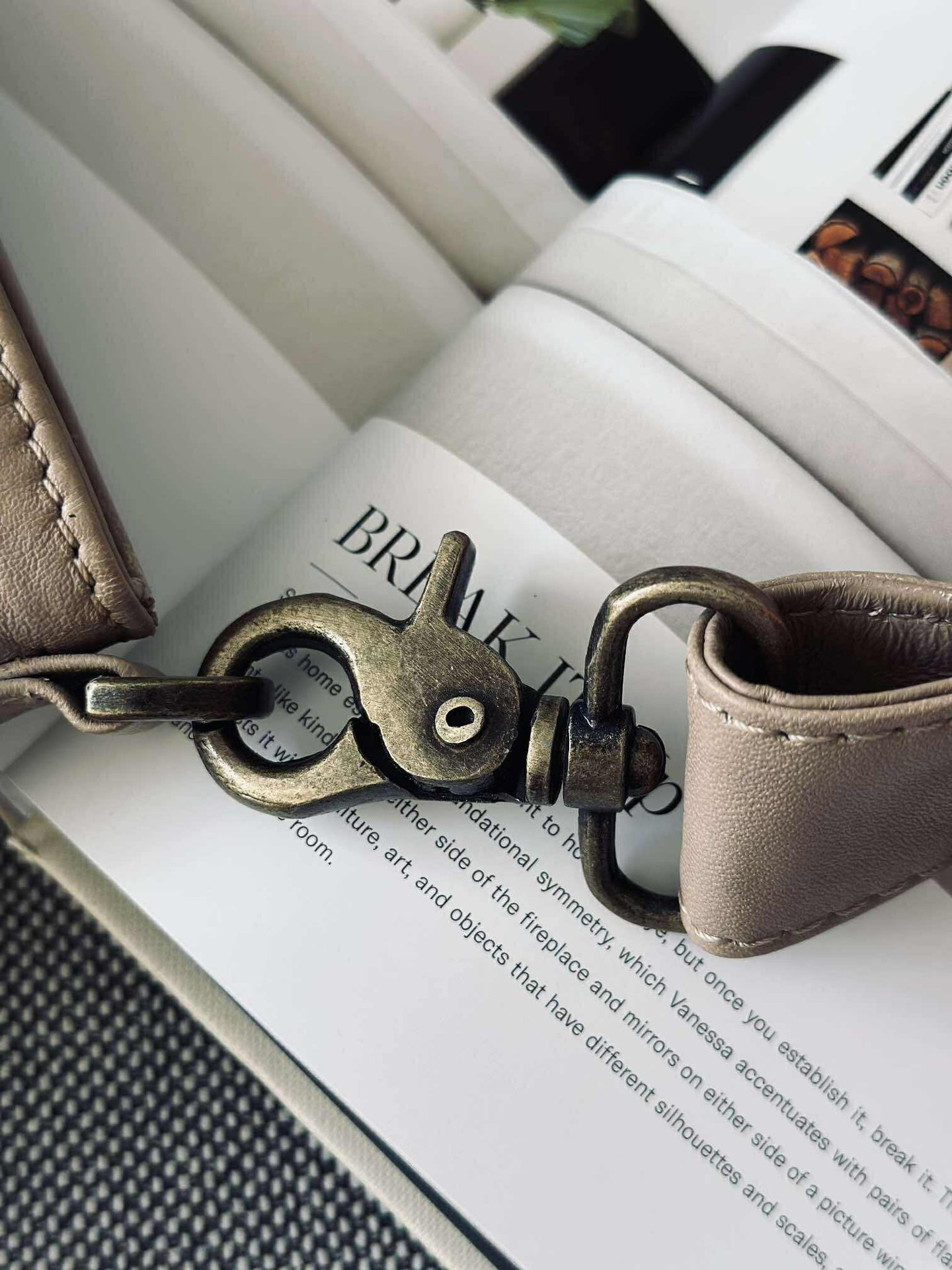 Crossbody LATTE - Ultra weich