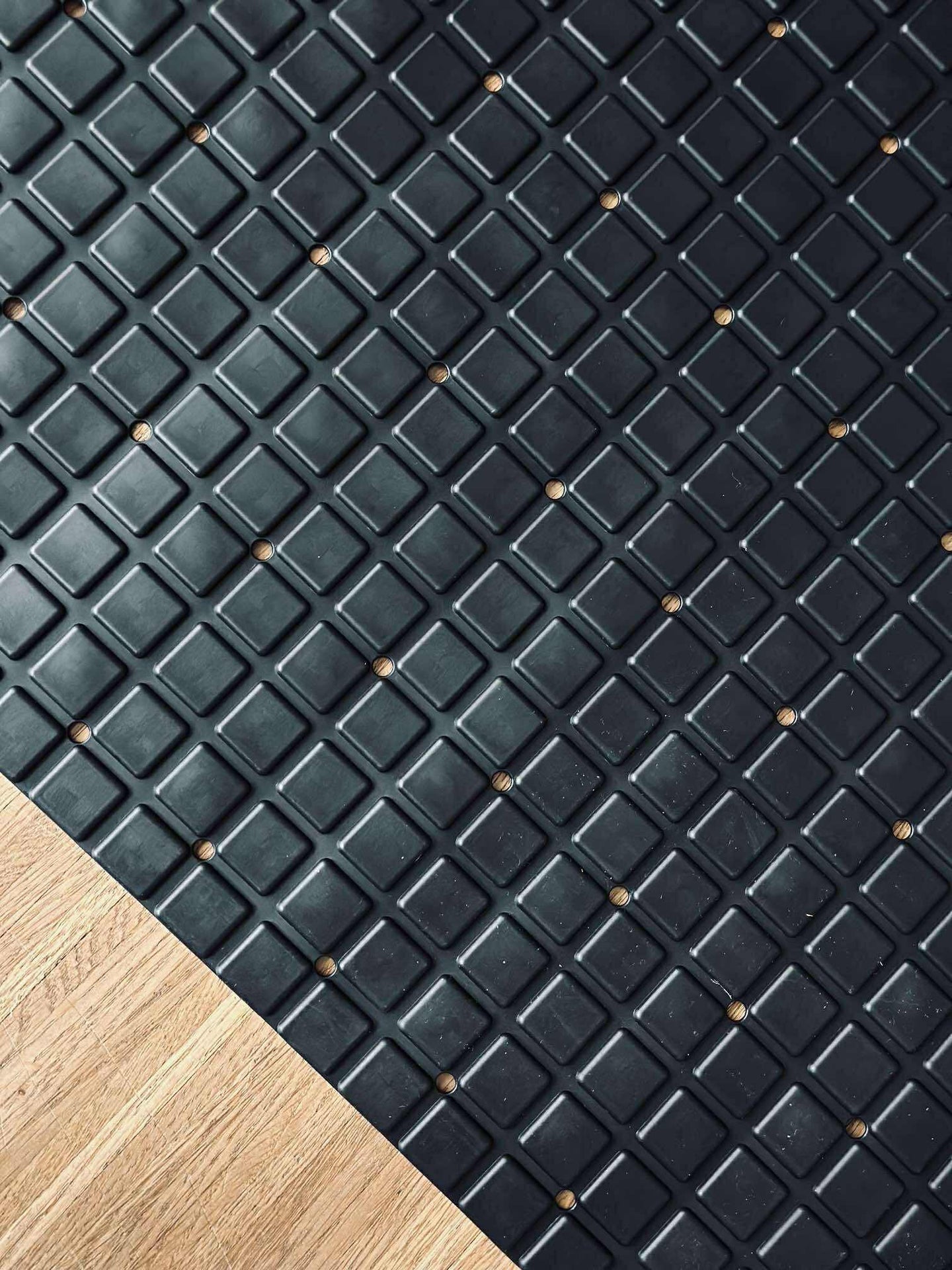 Badematte RUTSCHFEST 69x39 - Schwarz
