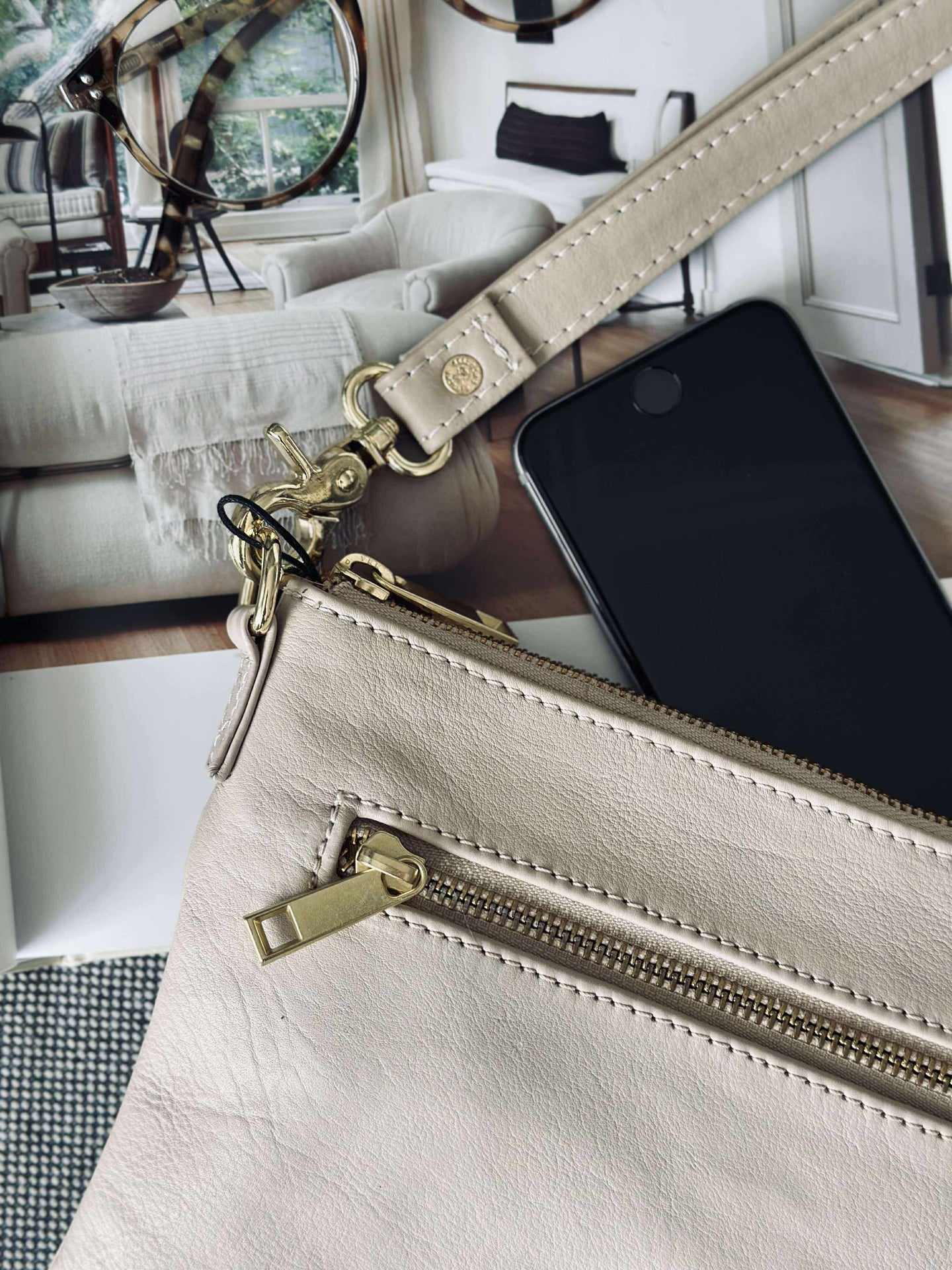 Schöne Tasche / Clutch - Soft sand
