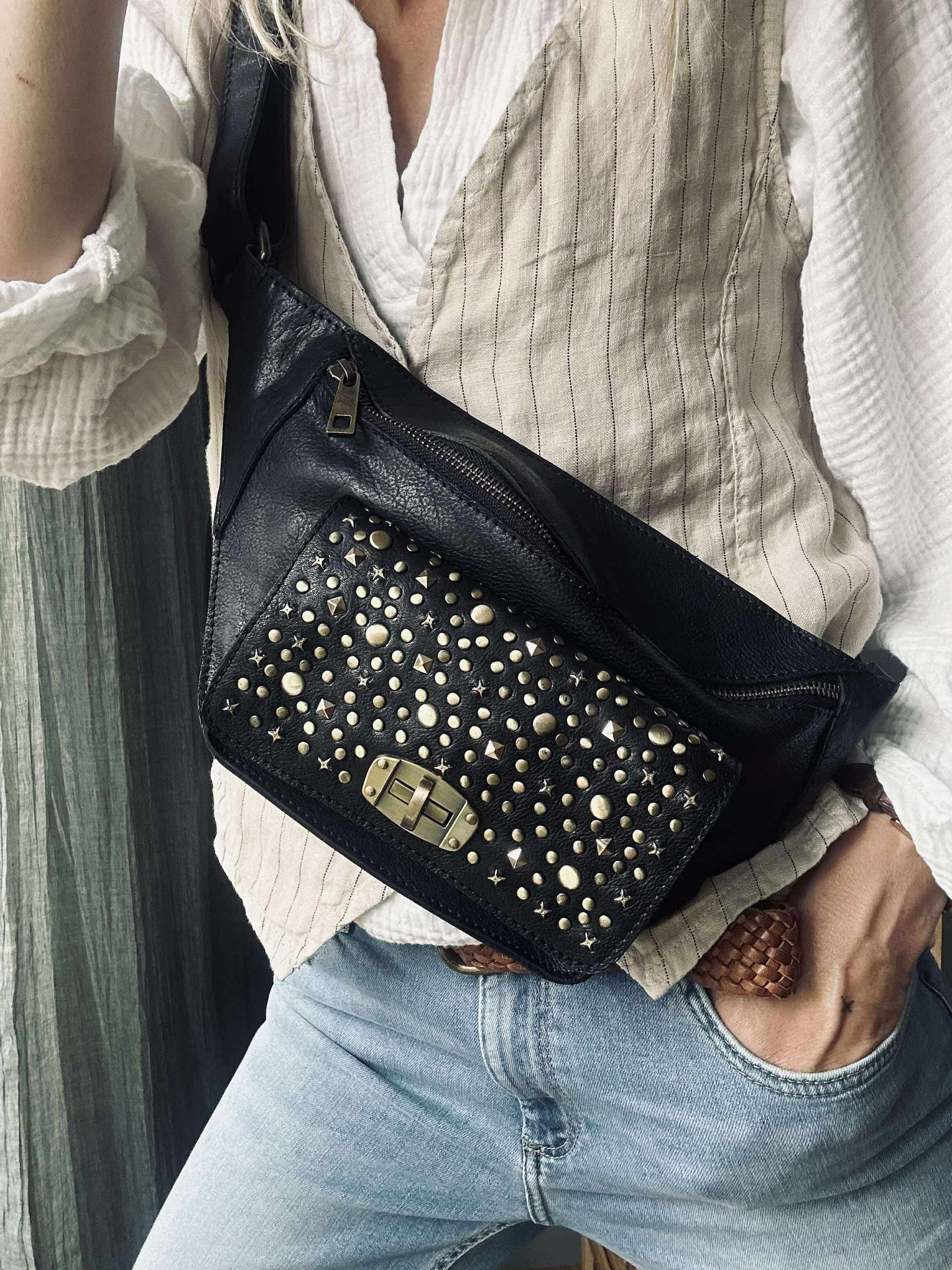 Gürteltasche mit Nieten - Schwarz