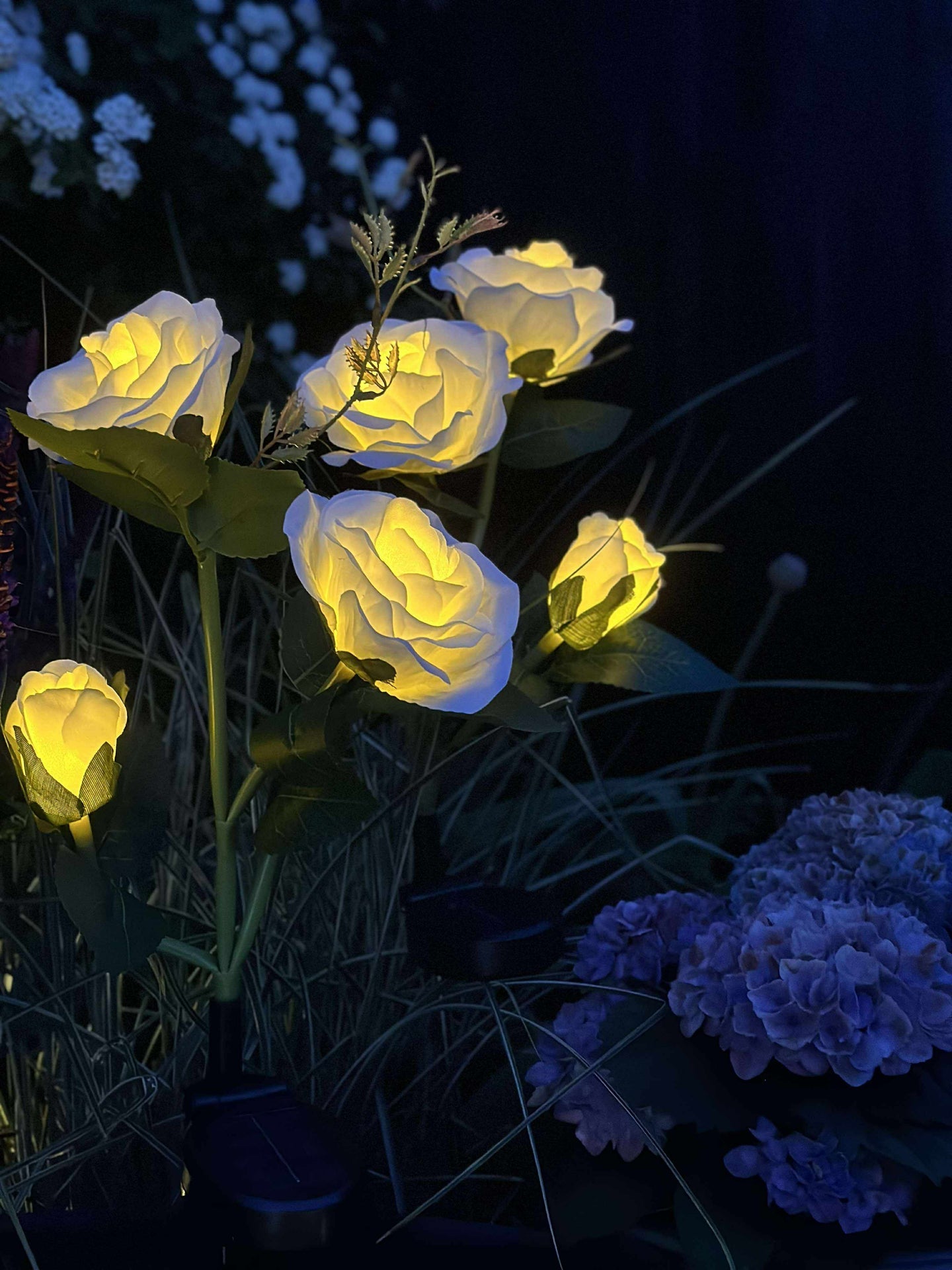 Rose mit Solarzellen - Weiß