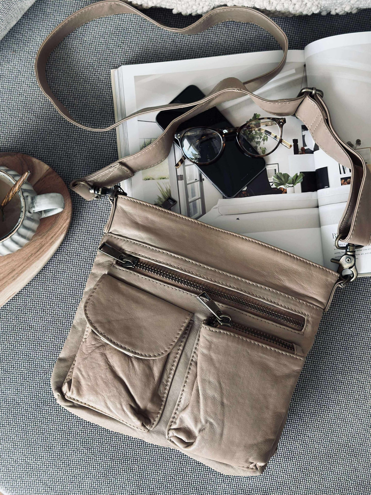 Crossbody LATTE - Ultra weich