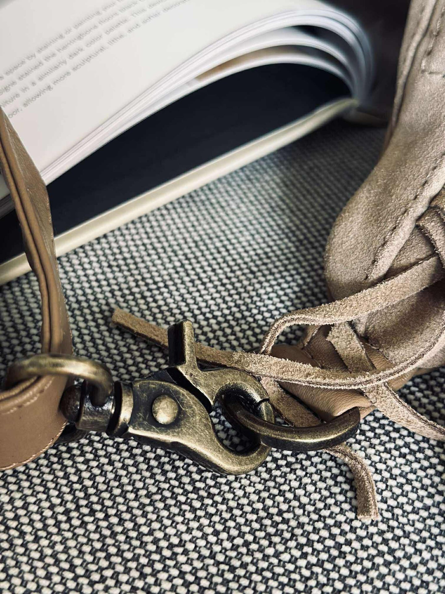 Gürteltasche mit Fransen - Sand