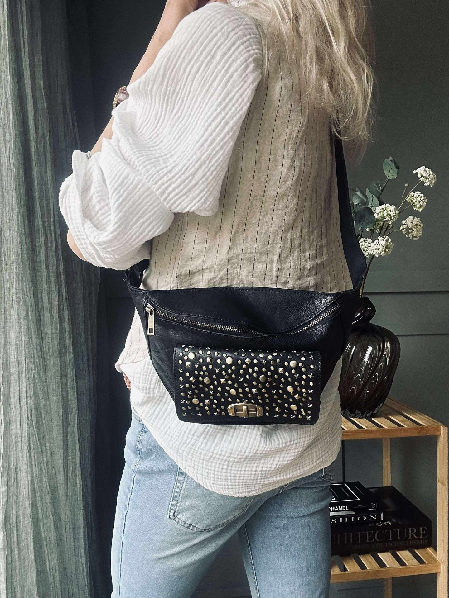 Gürteltasche mit Nieten - Schwarz