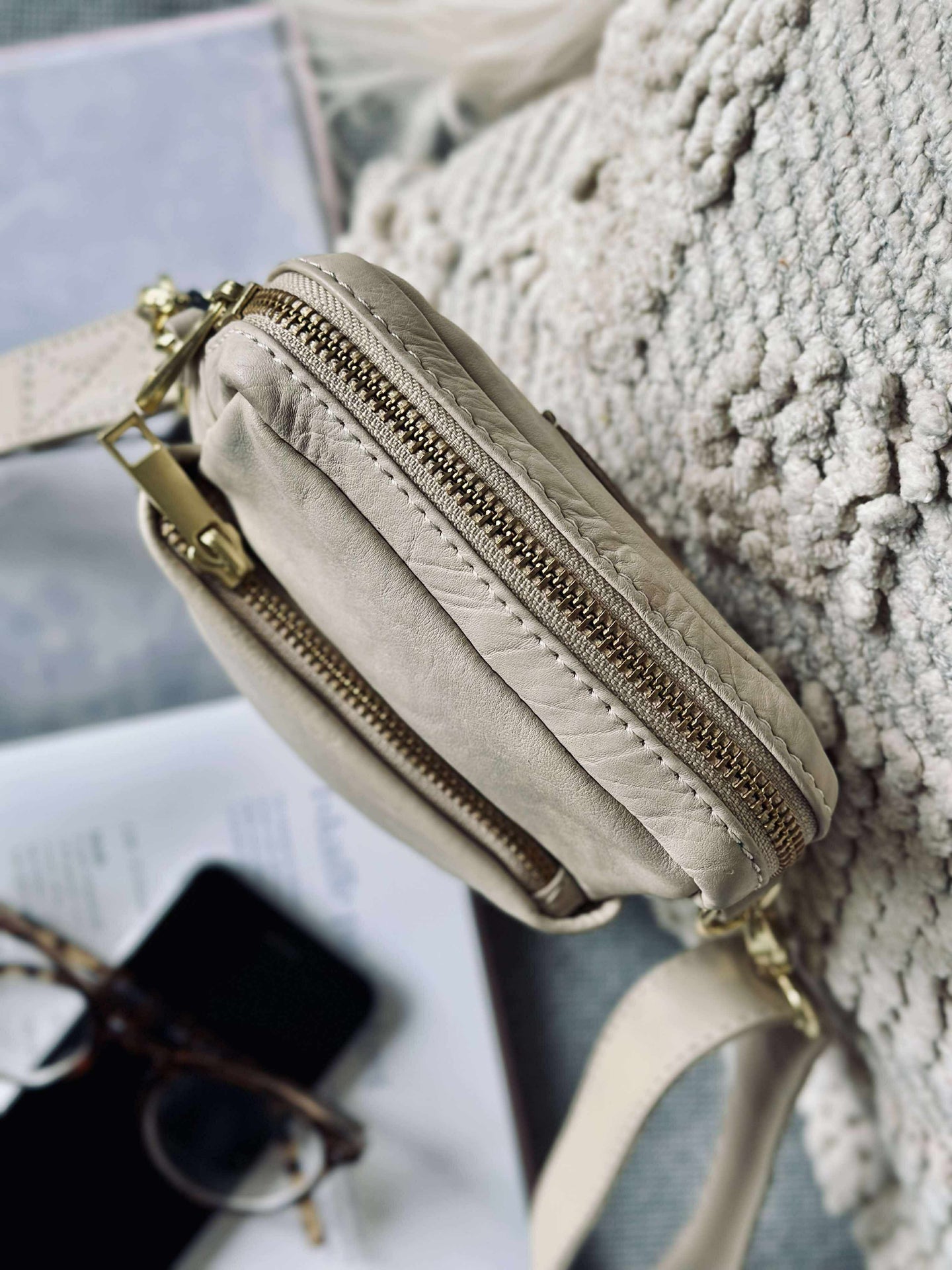 Handytasche Liva - Sand / Gold