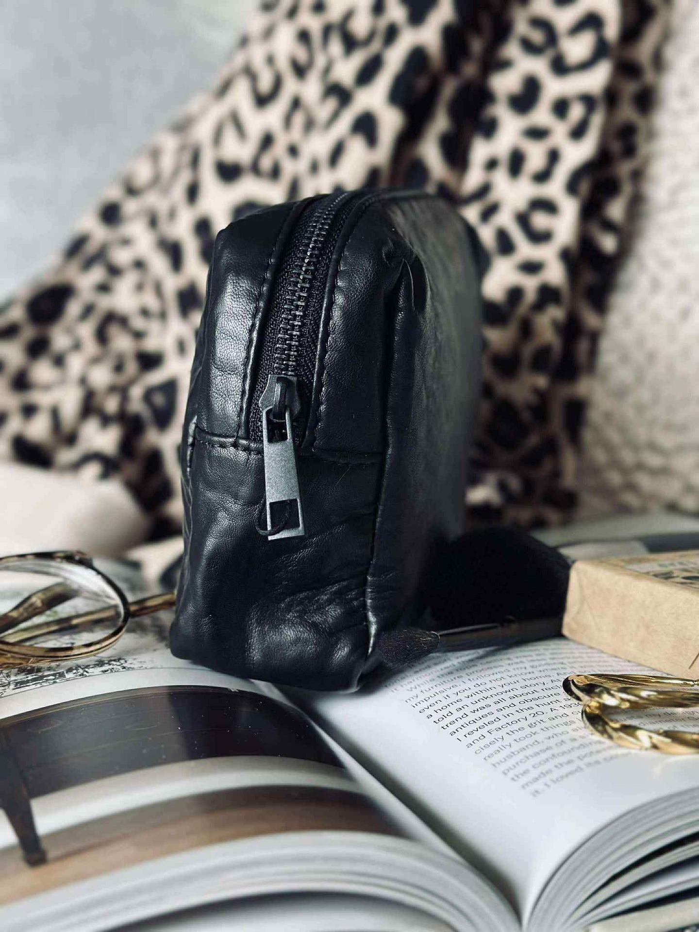 Kosmetiktasche - Black / black