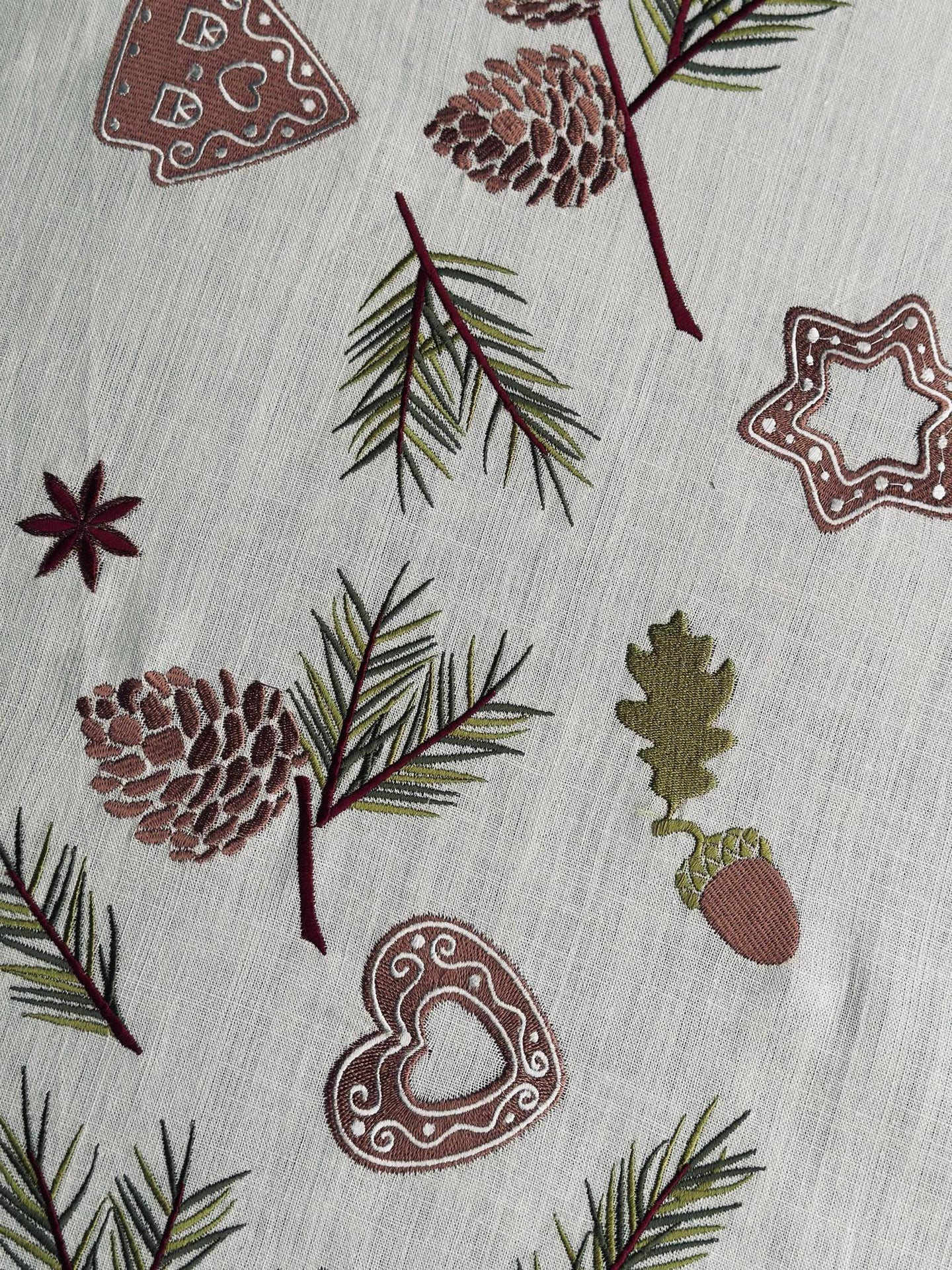 Weihnachtstischdecke Stickerei - 140x240
