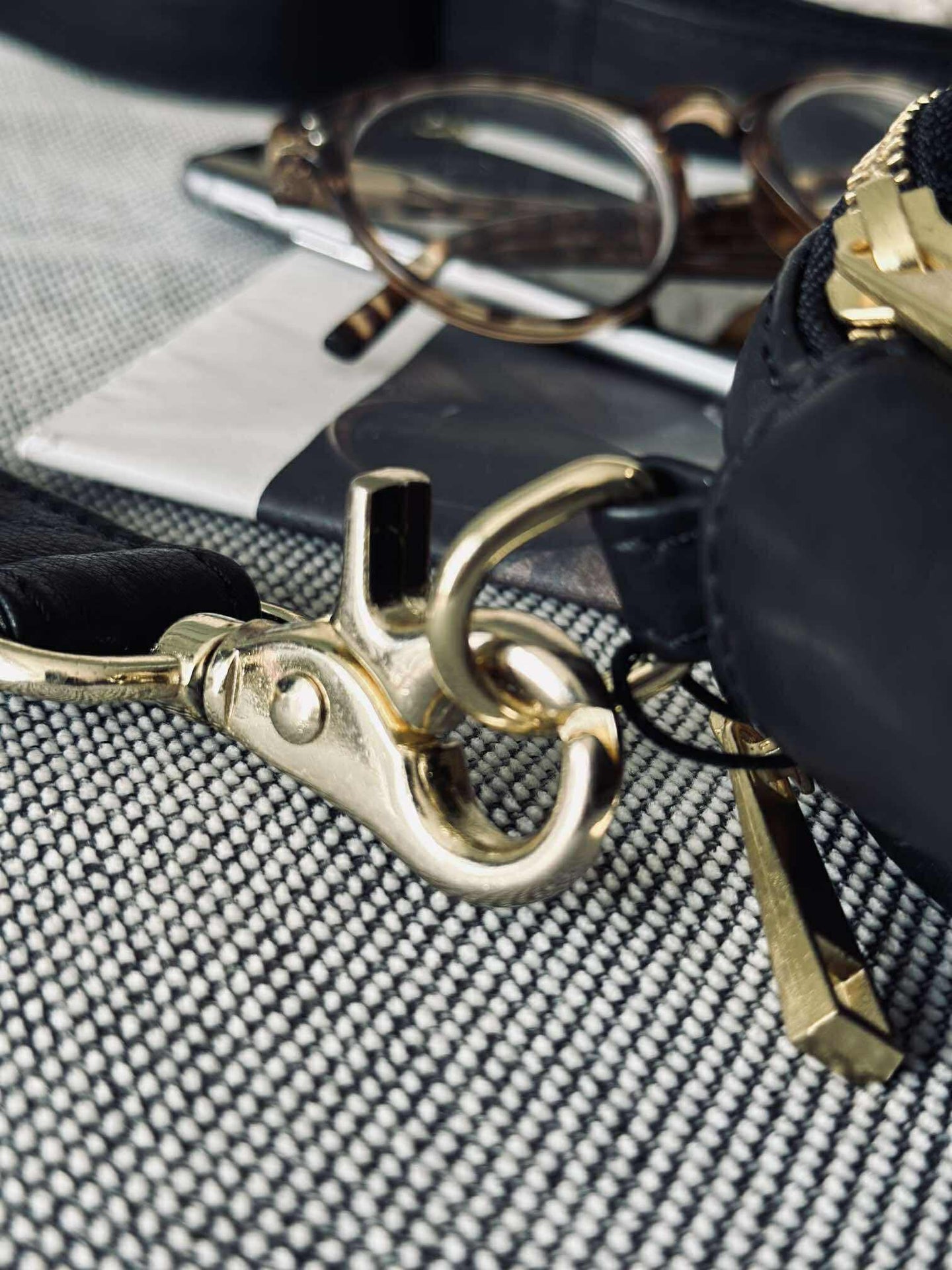 Crossover Mariam - Black / Gold