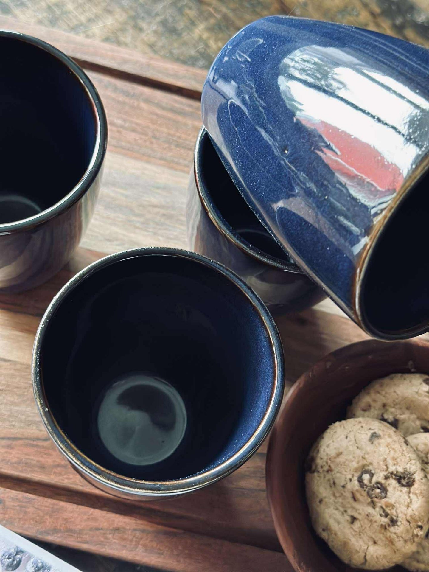 Becher aus Steingut – Blau