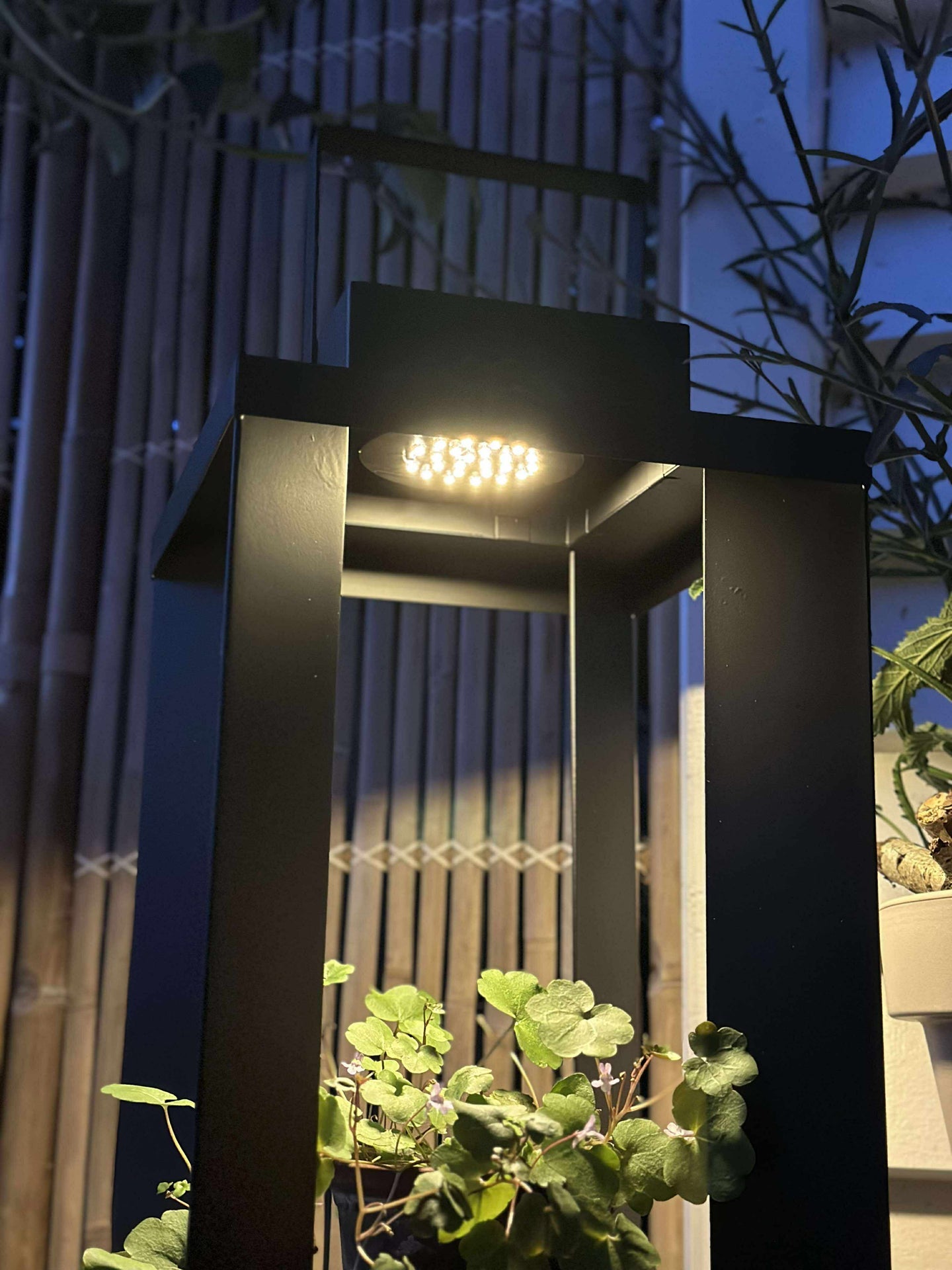Laterne LUX mit Solarzellen