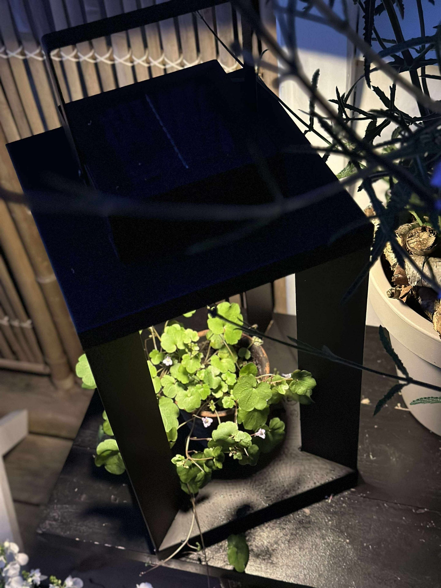 Laterne LUX mit Solarzellen