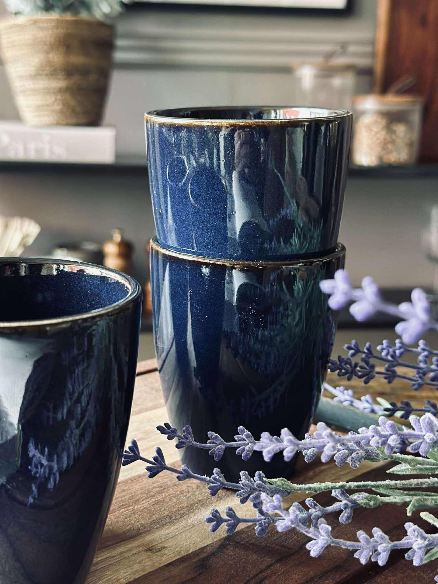 Becher aus Steingut – Blau
