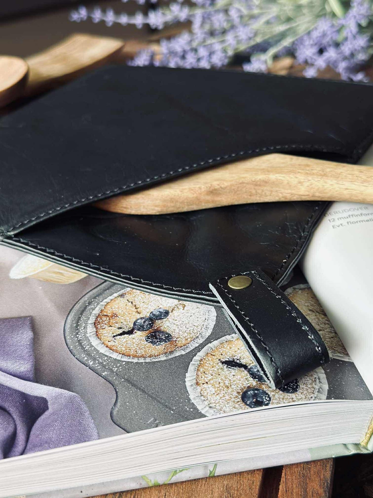 Topflappen mit Tasche - schwarzes Leder