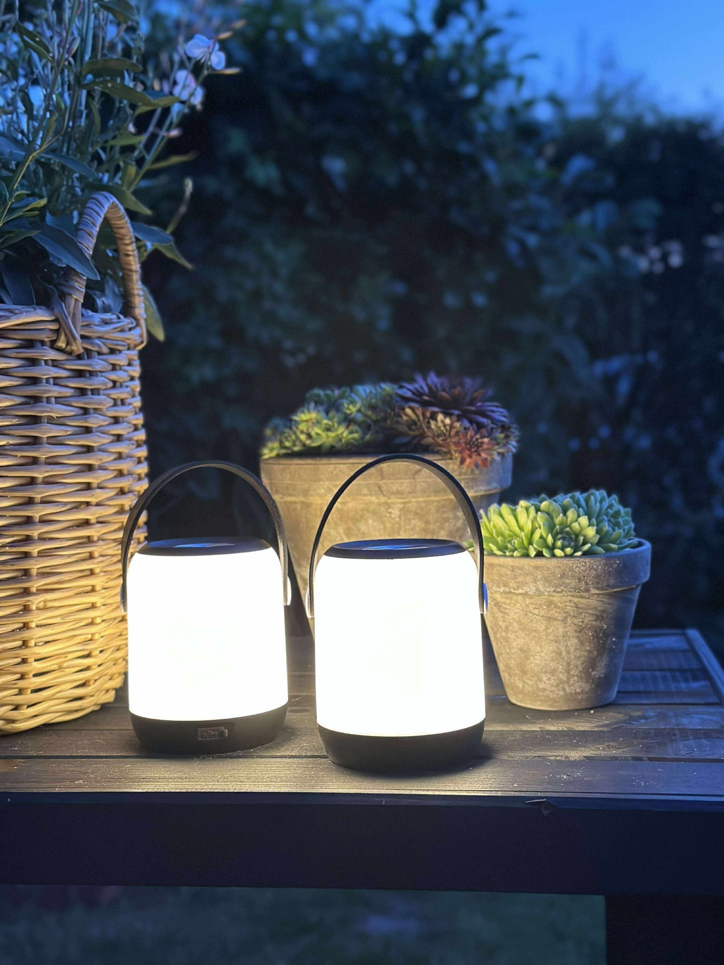 LED-Touch-Laterne mit Trageschlaufe