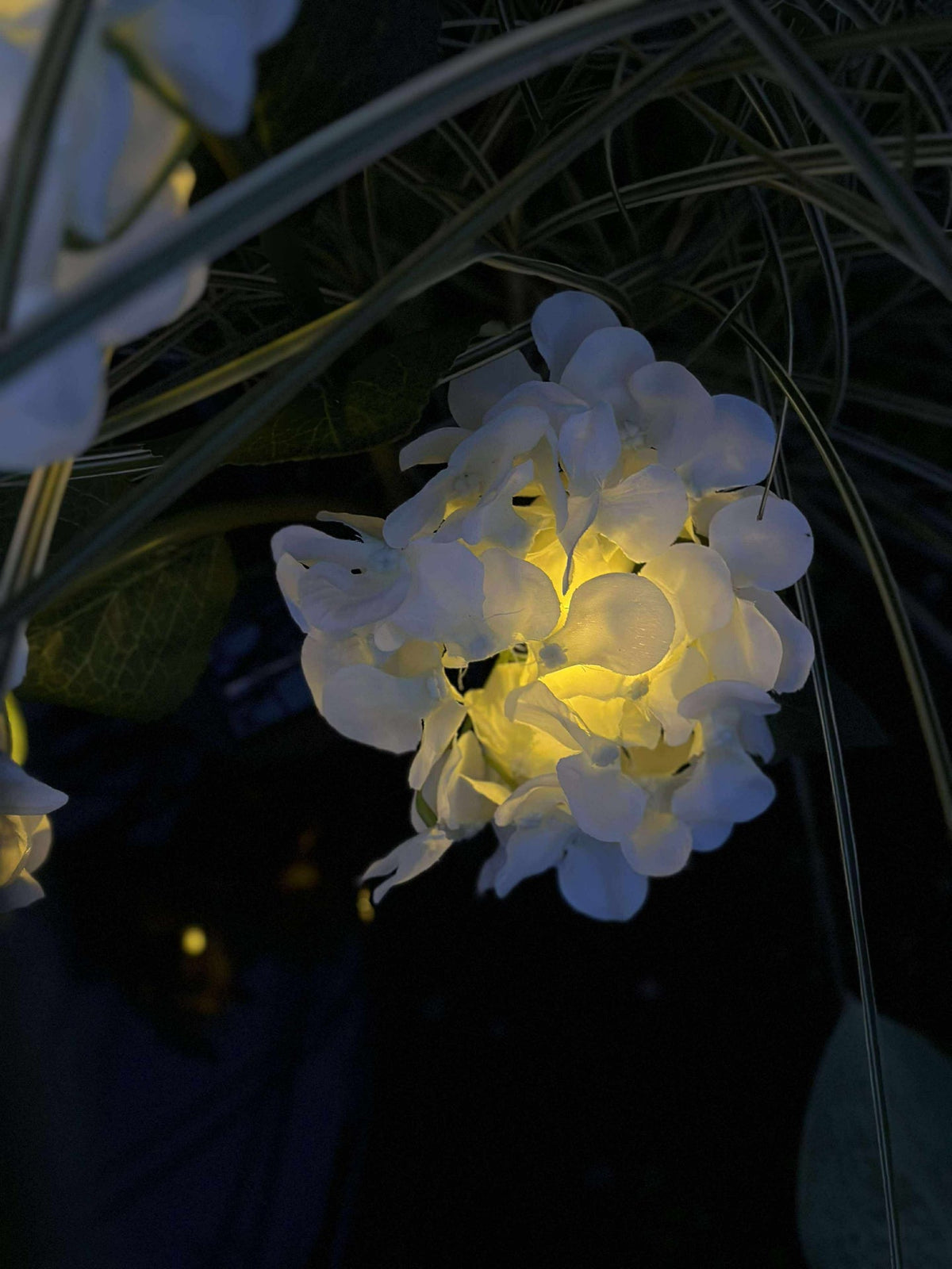 Hortensie mit Solarzellen - Weiß