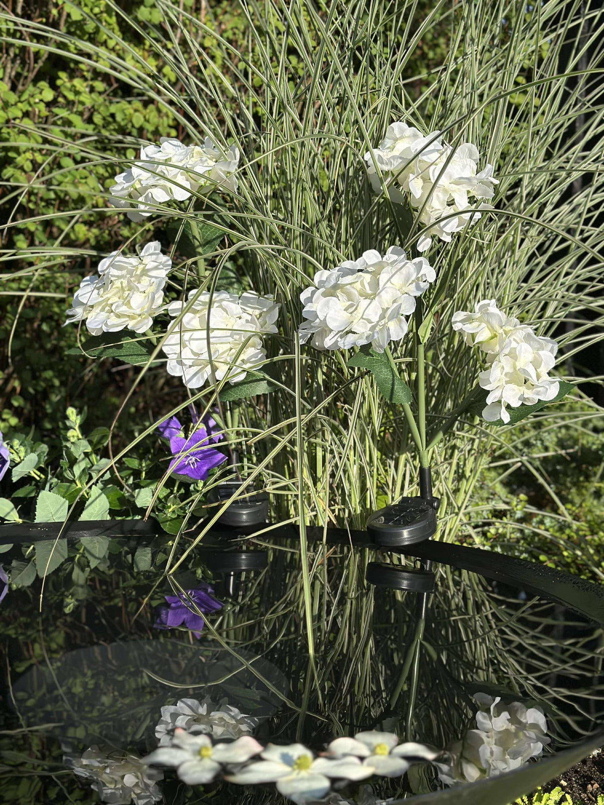 Hortensie mit Solarzellen - Weiß