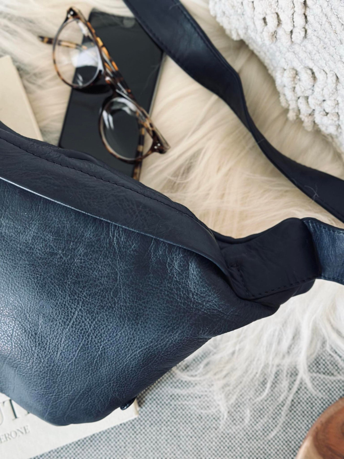 Cool Buffy Bumbag aus butterweichem Leder - Mitternachtsblau