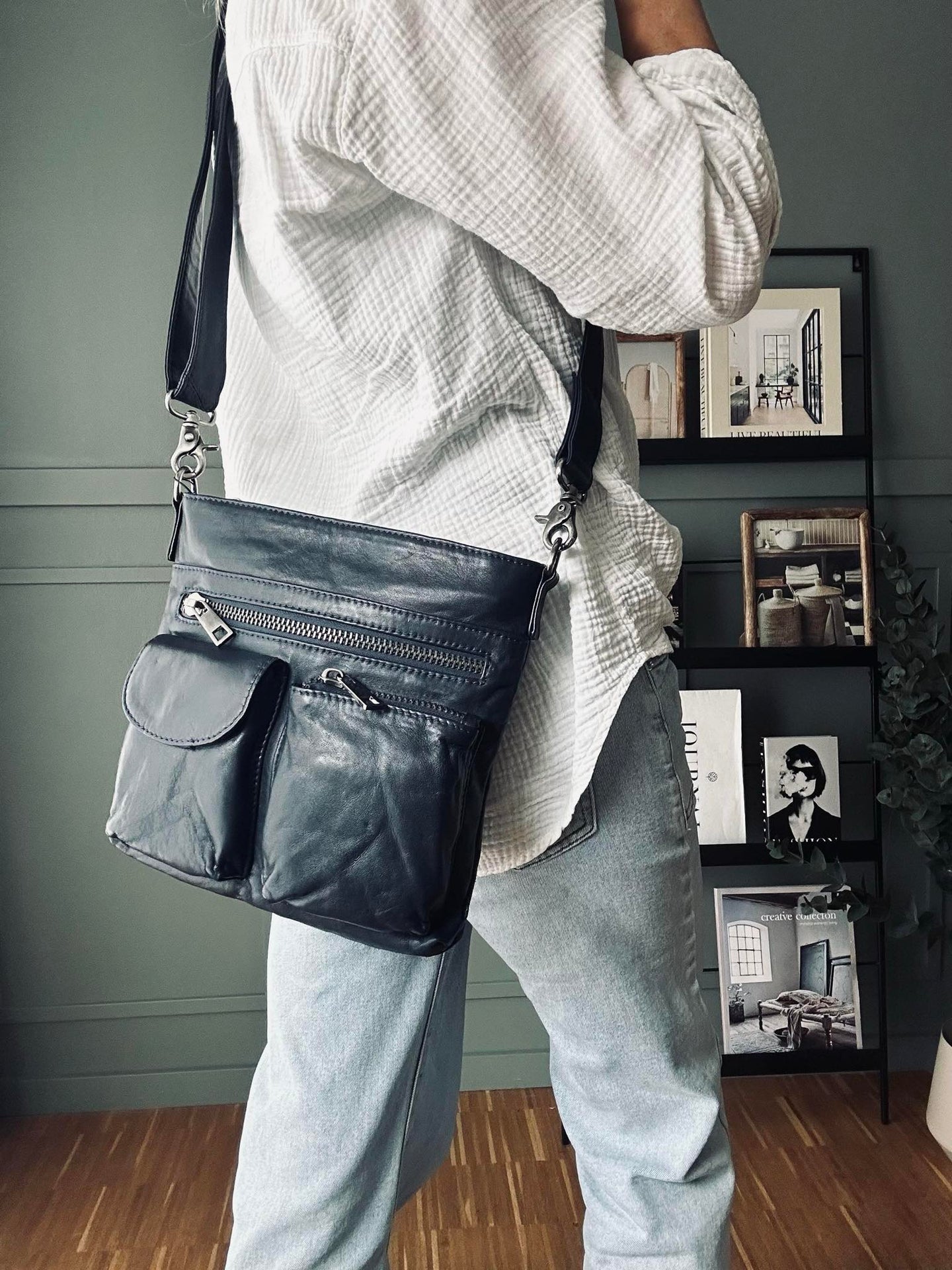 Crossbody NAVY - Ultra weich