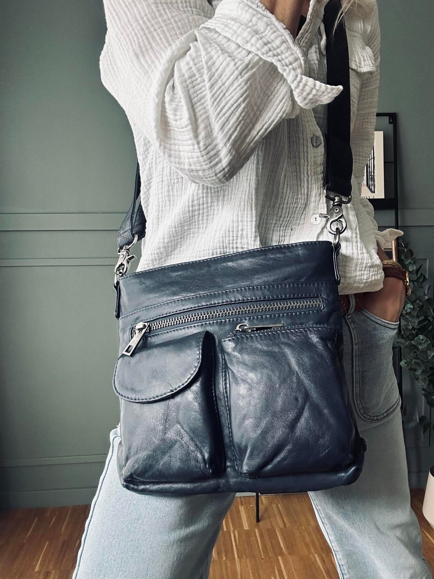 Crossbody NAVY - Ultra weich