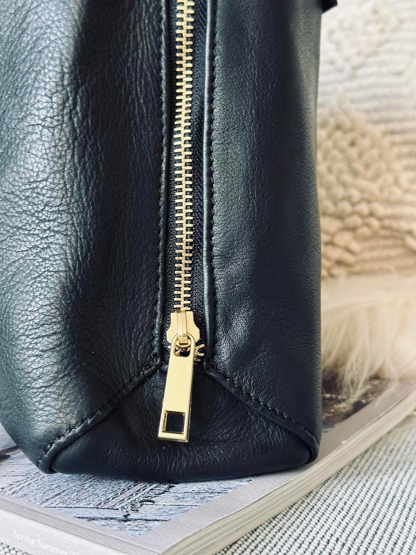 Schultertasche - Schwarzes Kalbsleder