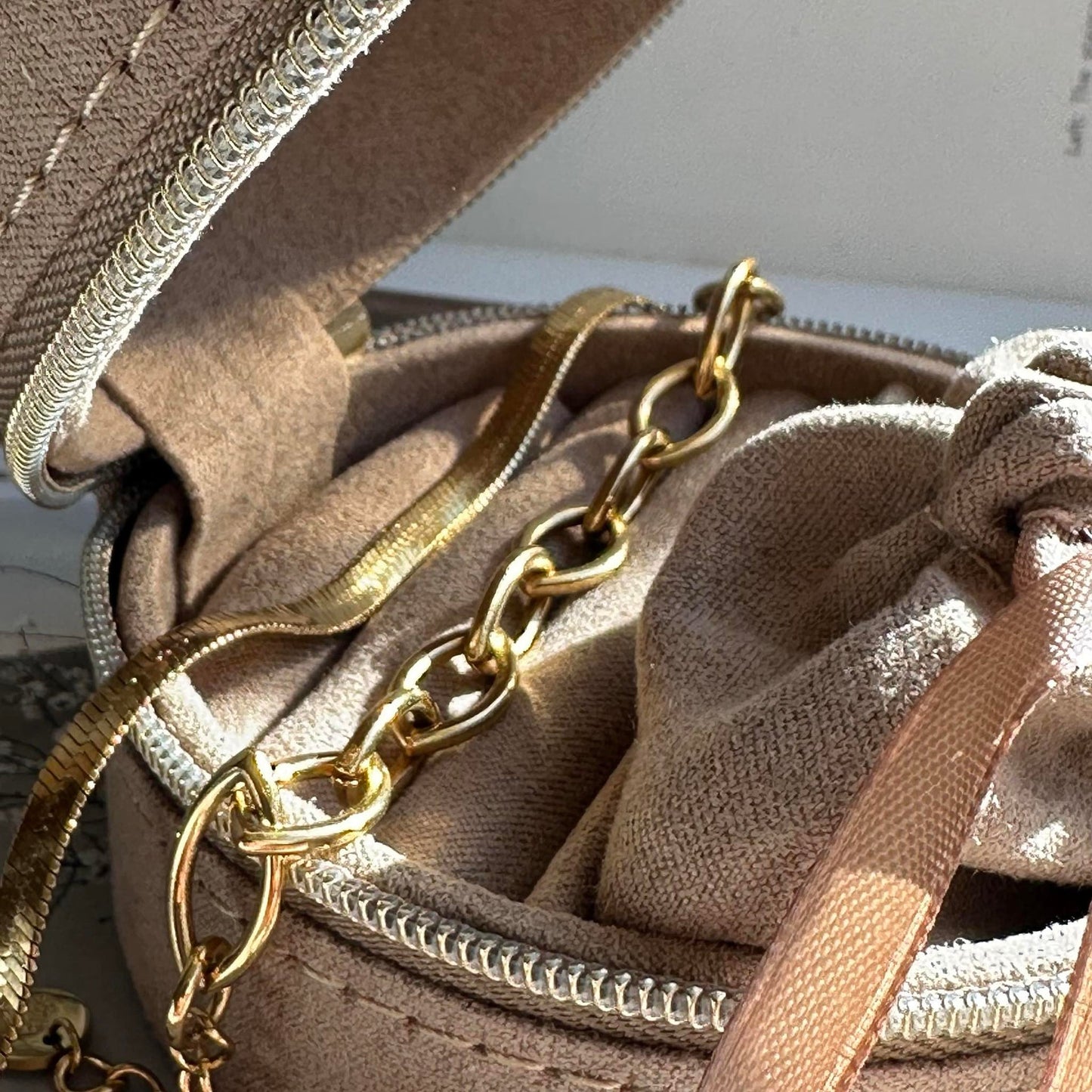 Geschenkset Mascha - Set mit 2 vergoldeten Armbändern - Mit Schmuckkästchen