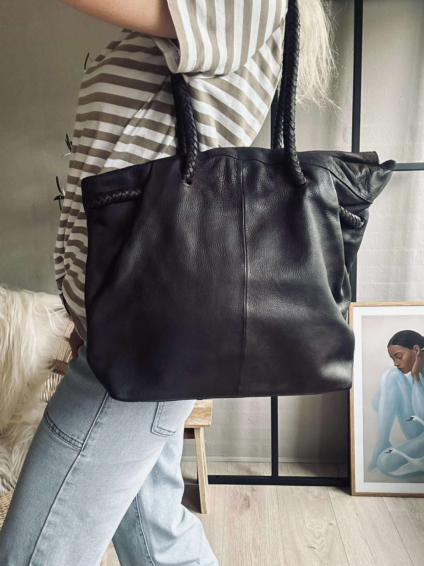 Schultertasche mit schönem geflochtenem Riemen - Braun