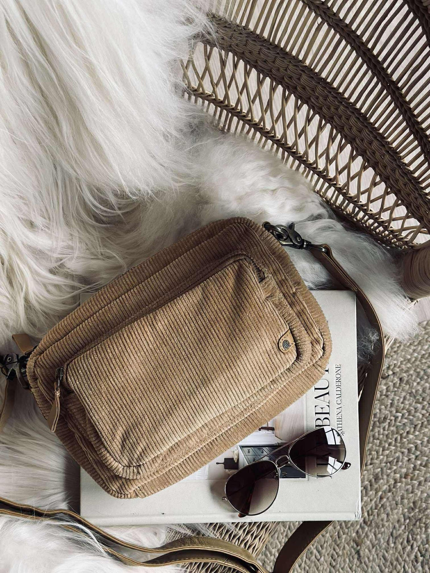 Crossbody Tan Samt