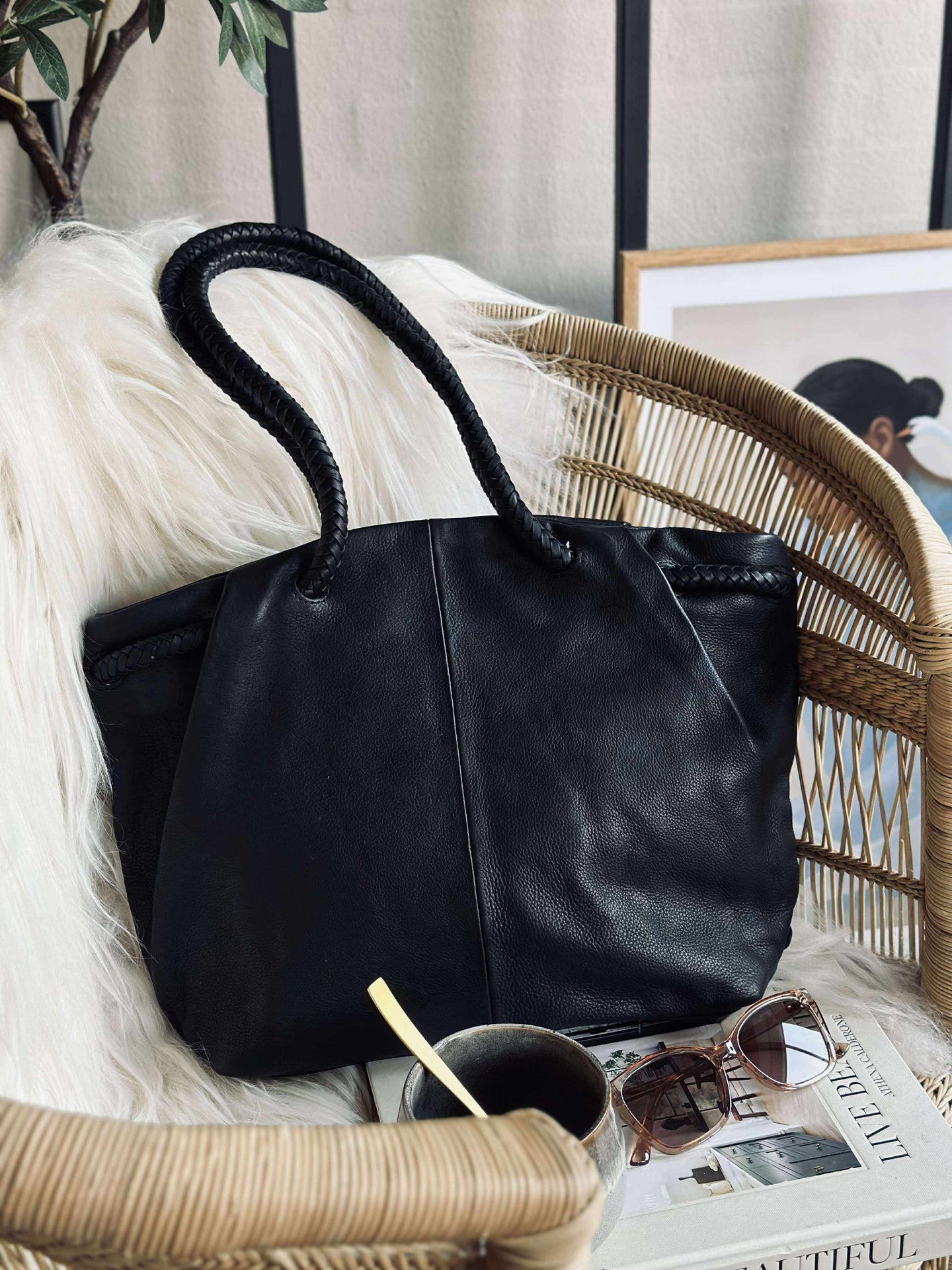 Schultertasche mit schönem Flechtgurt - Schwarz