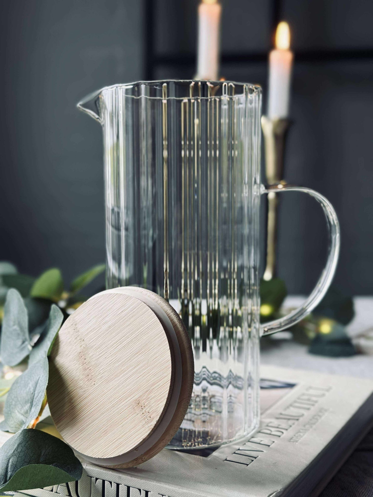 Glaskanne mit Bambusdeckel