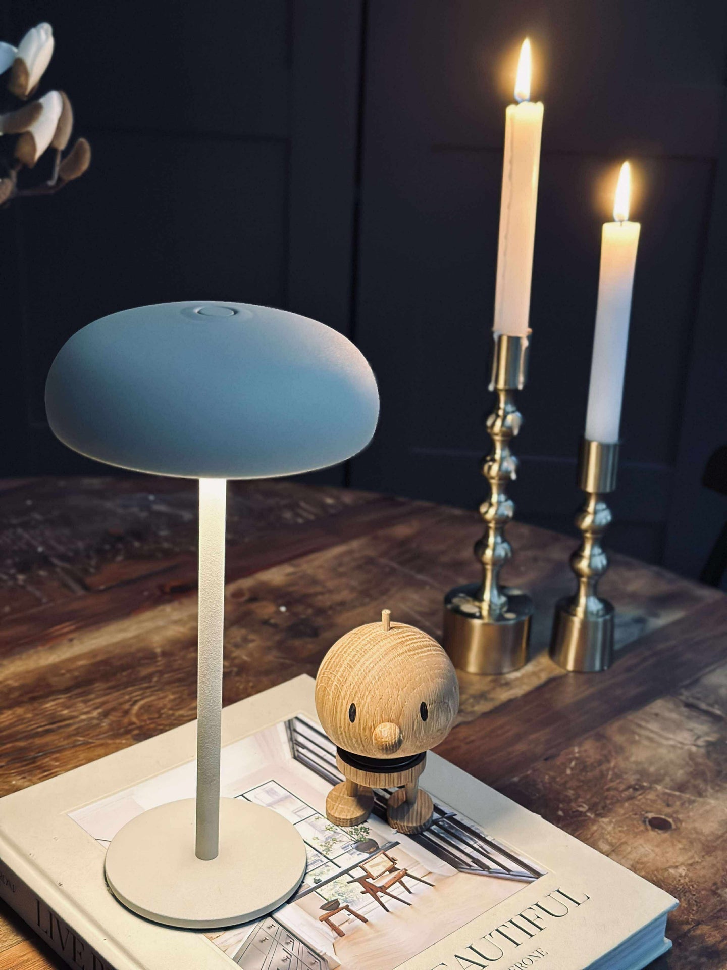 Isolde LED Touch Tischlampe. Schwarz/Beige