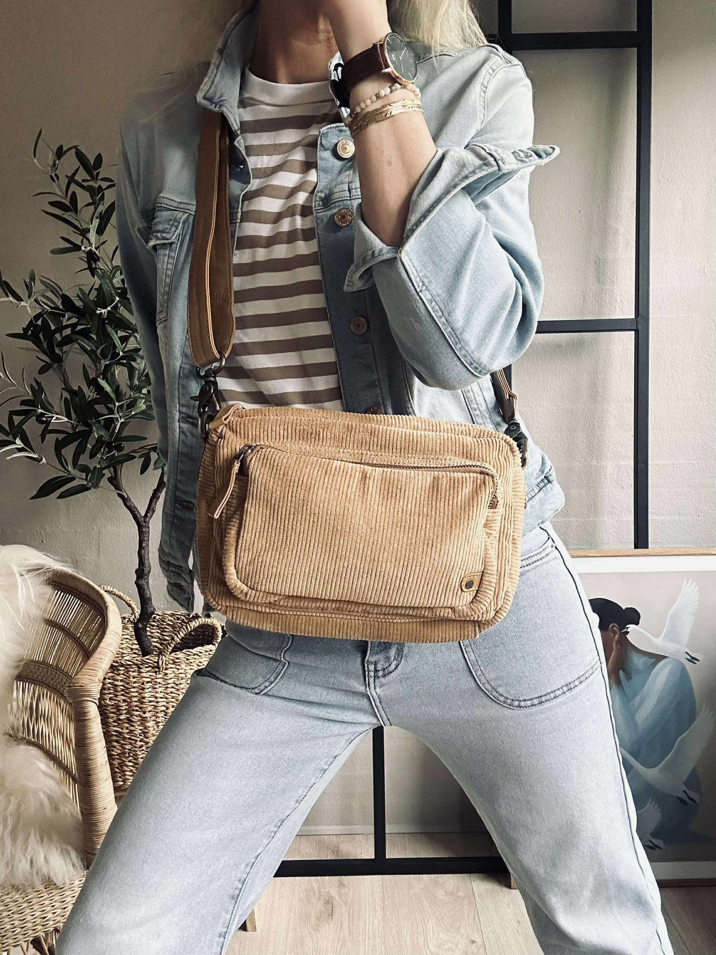 Crossbody Tan Samt