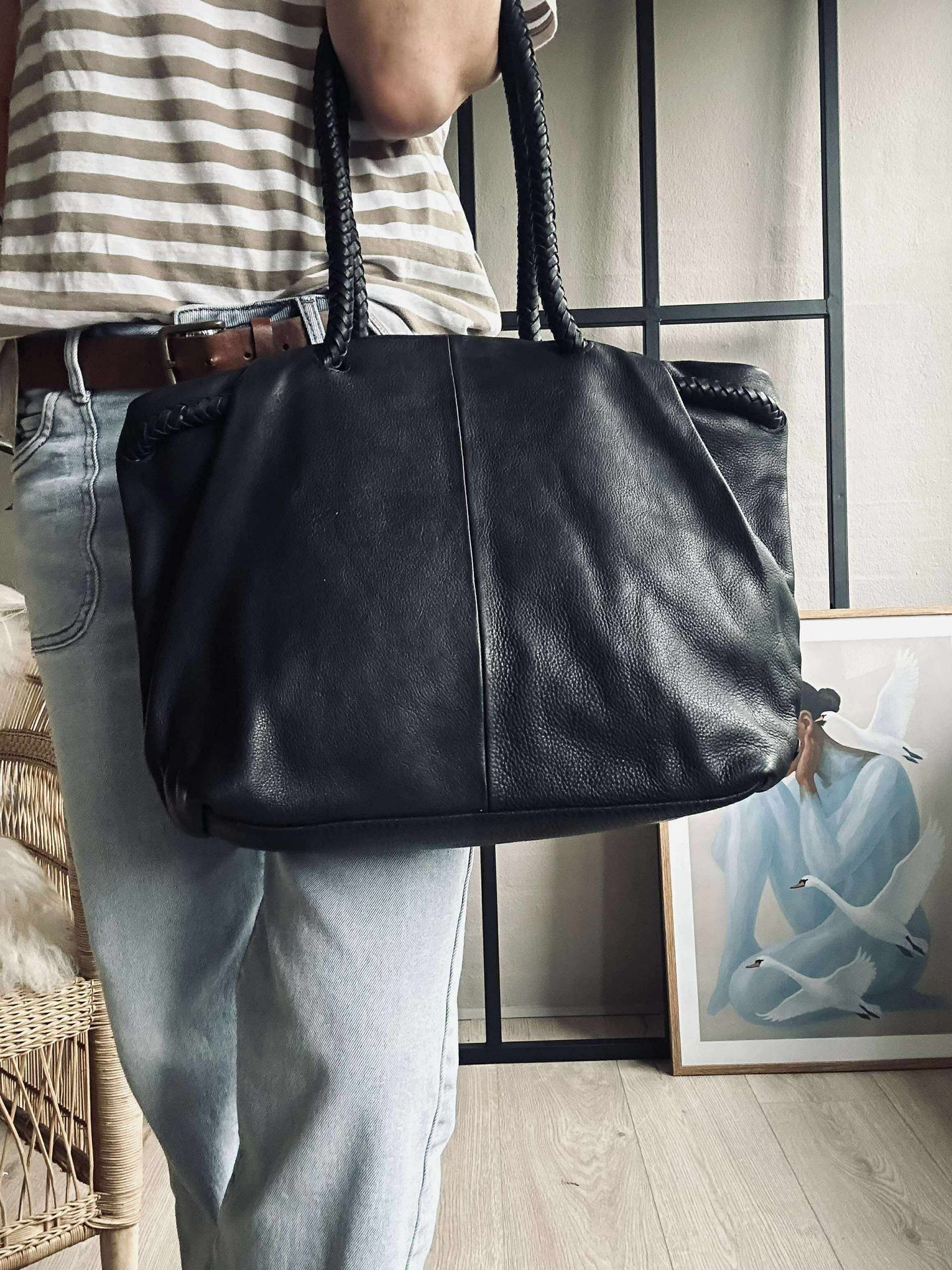 Schultertasche mit schönem Flechtgurt - Schwarz