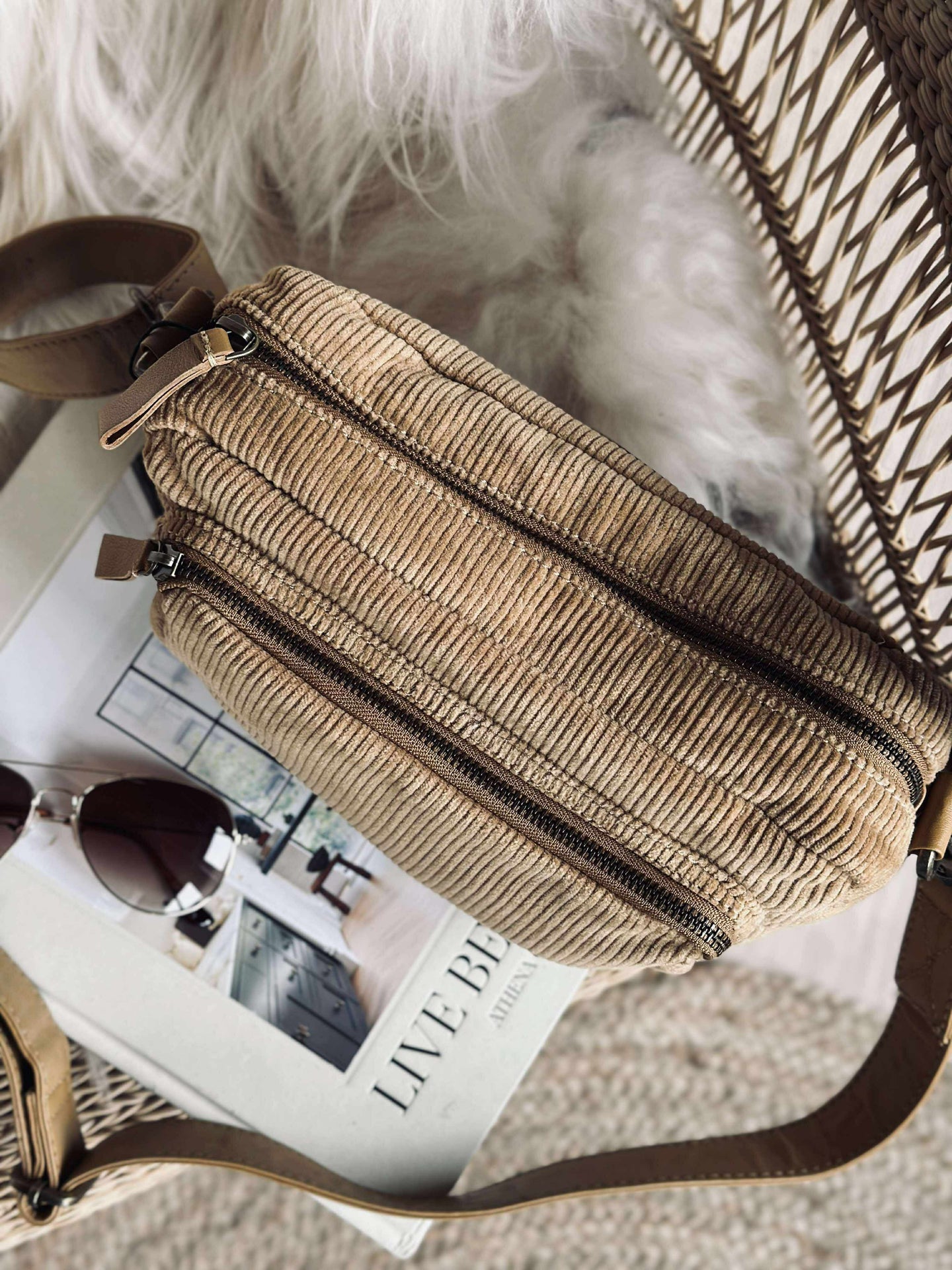 Crossbody Tan Samt