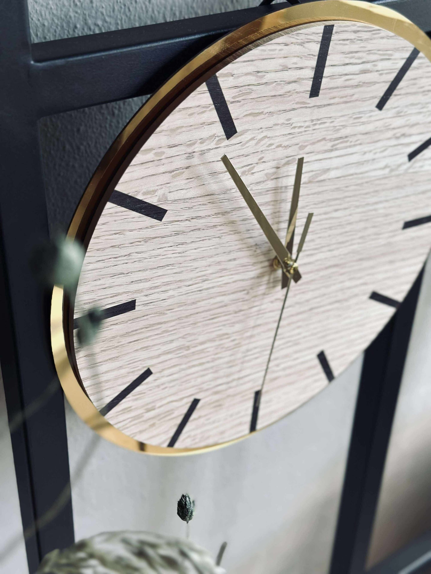 Wanduhr aus Holz - Ø30cm