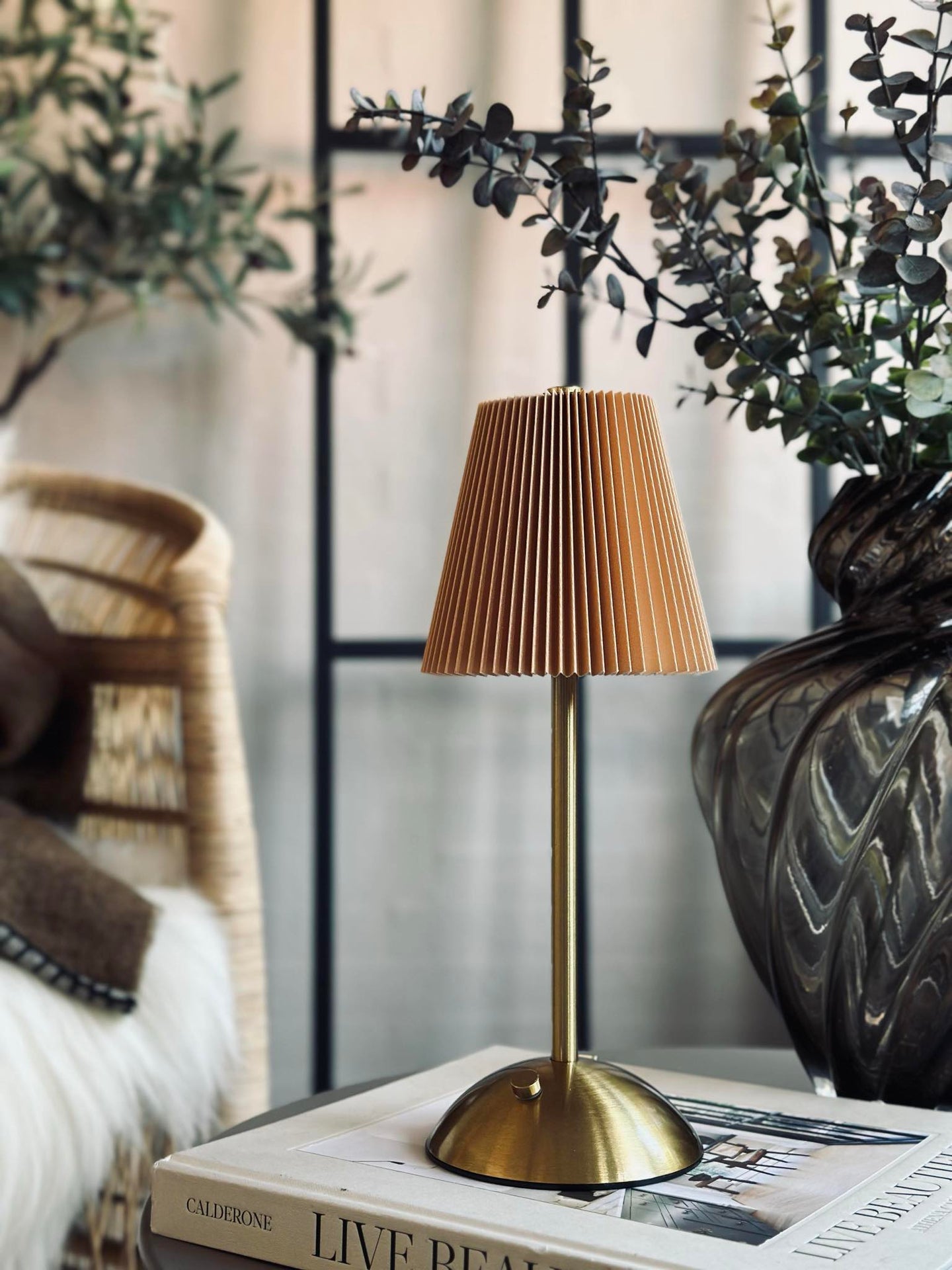 LED-Tischlampe Plisse´ beige - wiederaufladbar